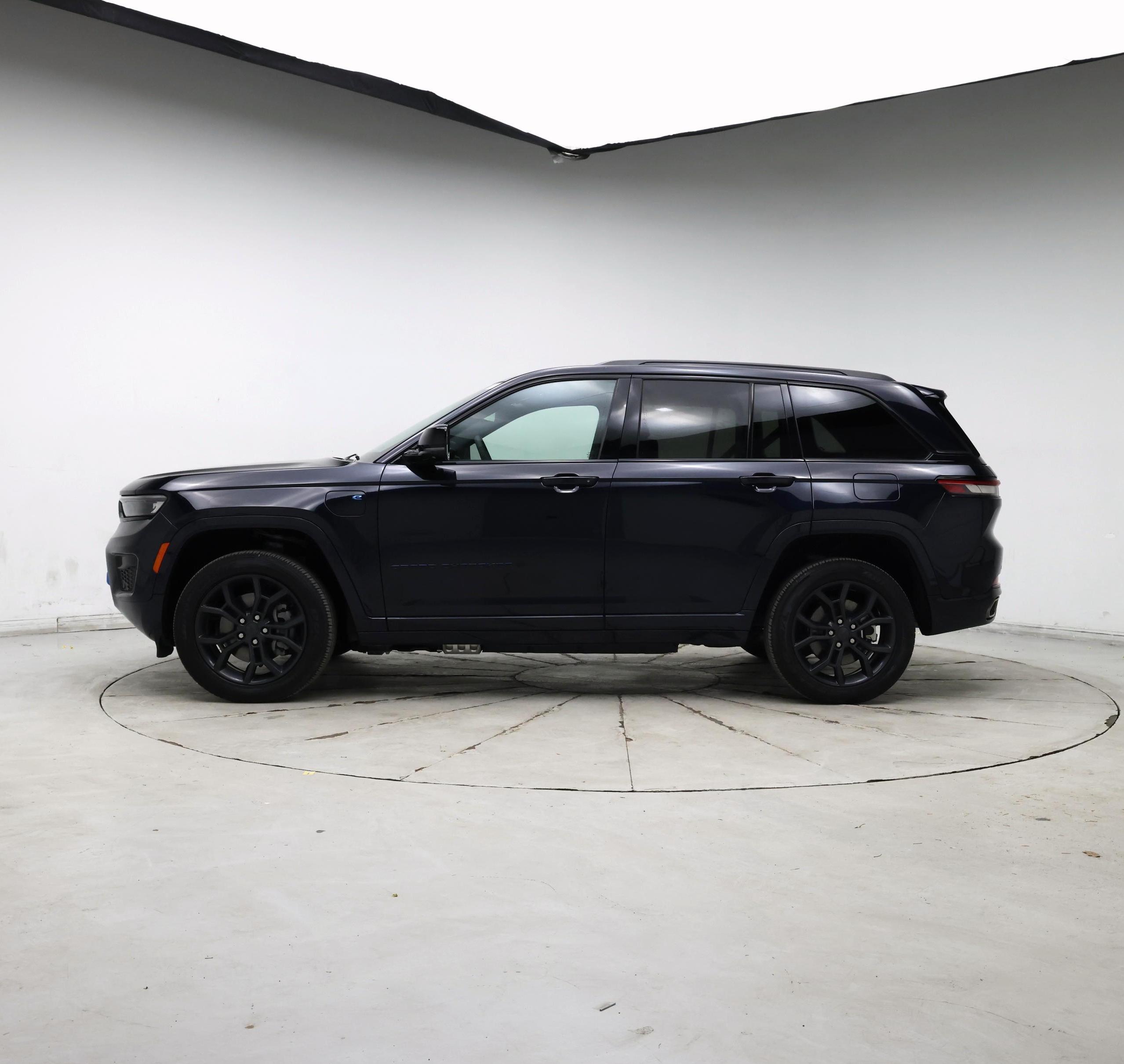 Thumbnail: 2024 Jeep Grand Cherokee - 3