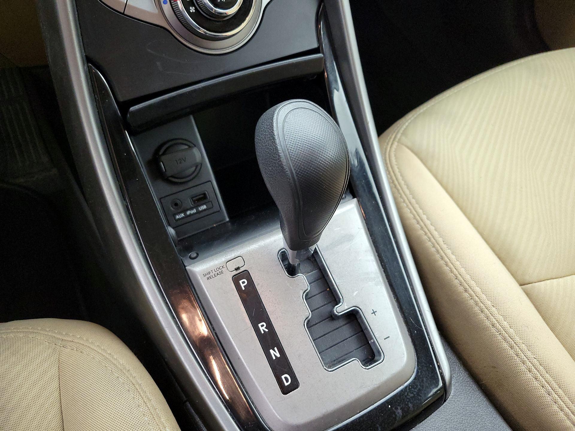 Thumbnail: 2013 Hyundai Elantra - 16