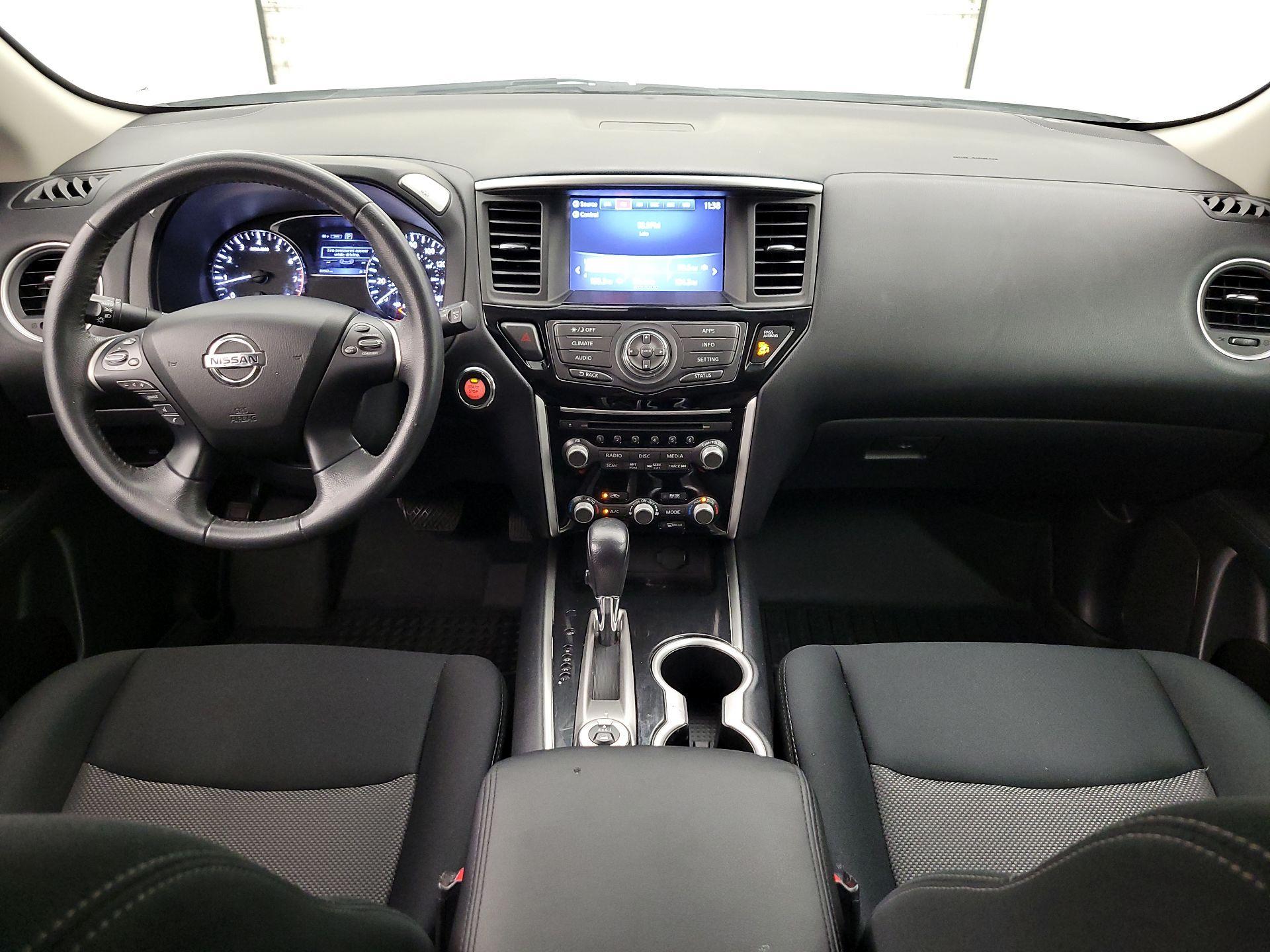 Thumbnail: 2017 Nissan Pathfinder - 9