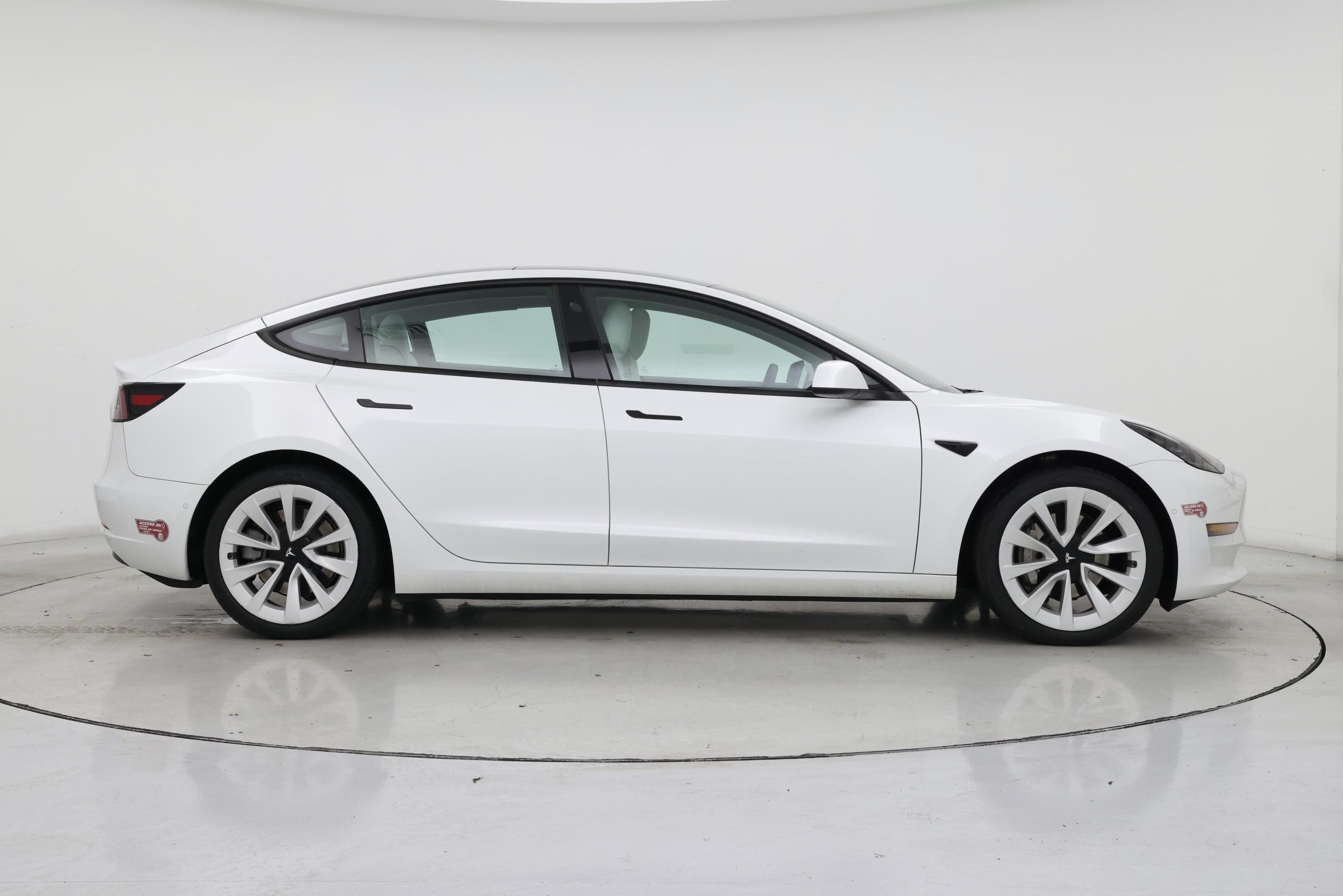 Thumbnail: 2022 Tesla Model 3 - 7