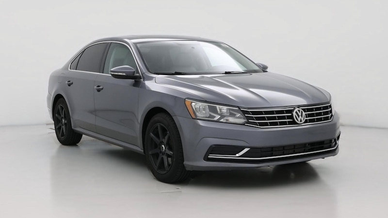 2018 Volkswagen Passat SE Hero Image