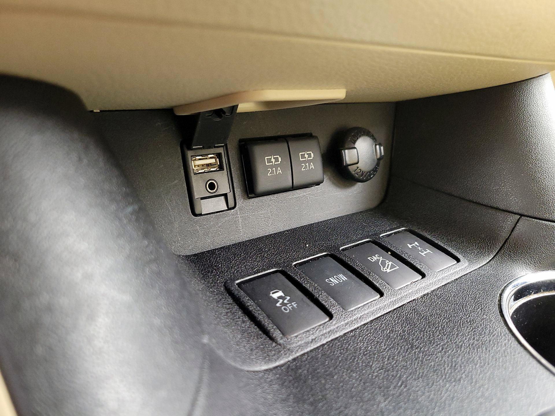 Thumbnail: 2018 Toyota Highlander - 18