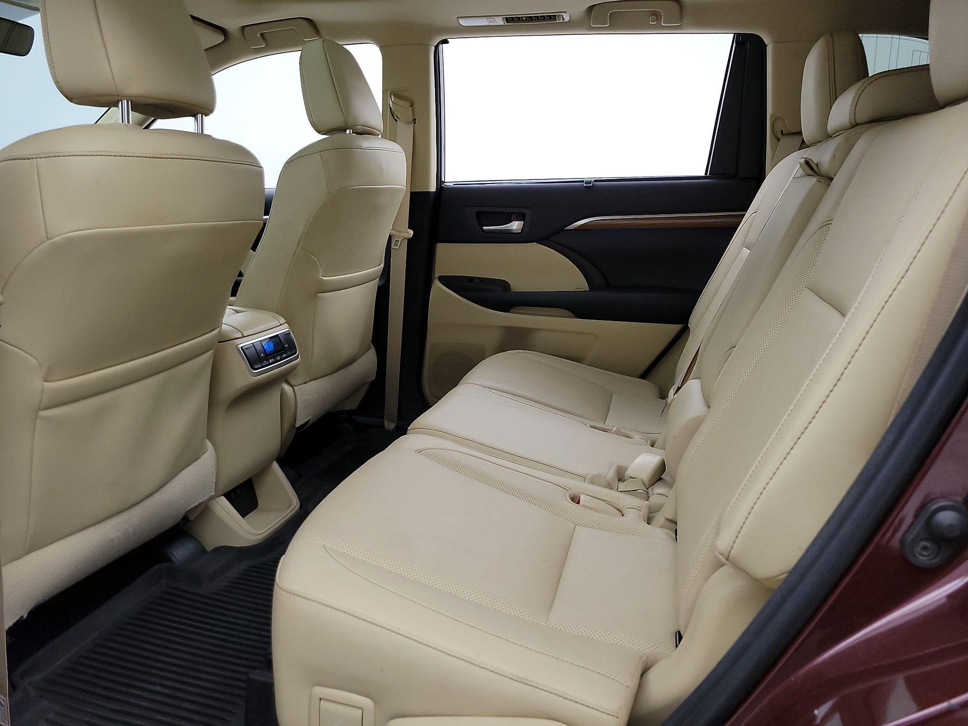 Thumbnail: 2018 Toyota Highlander - 20
