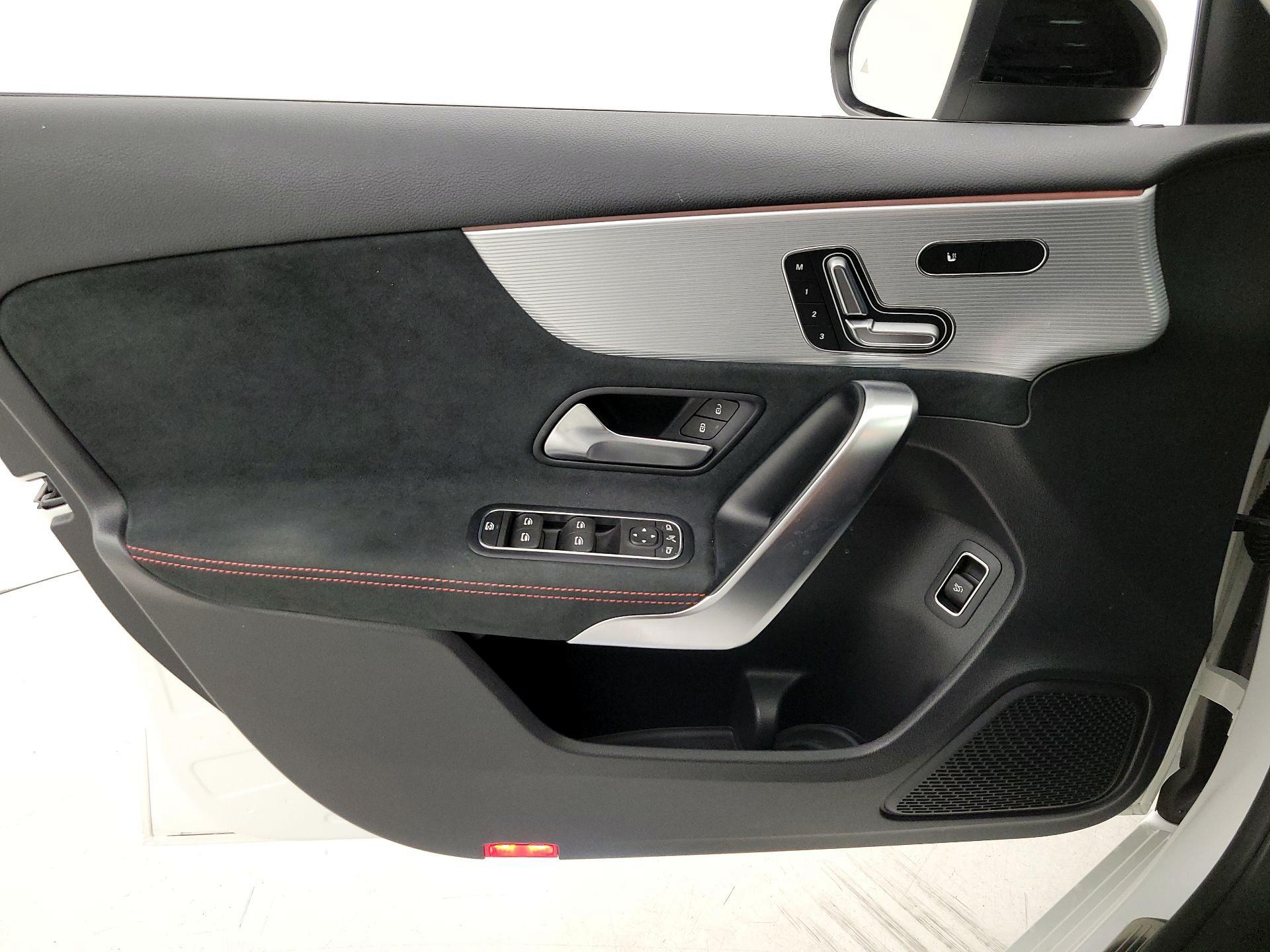 Thumbnail: 2022 Mercedes-Benz A-Class - 12
