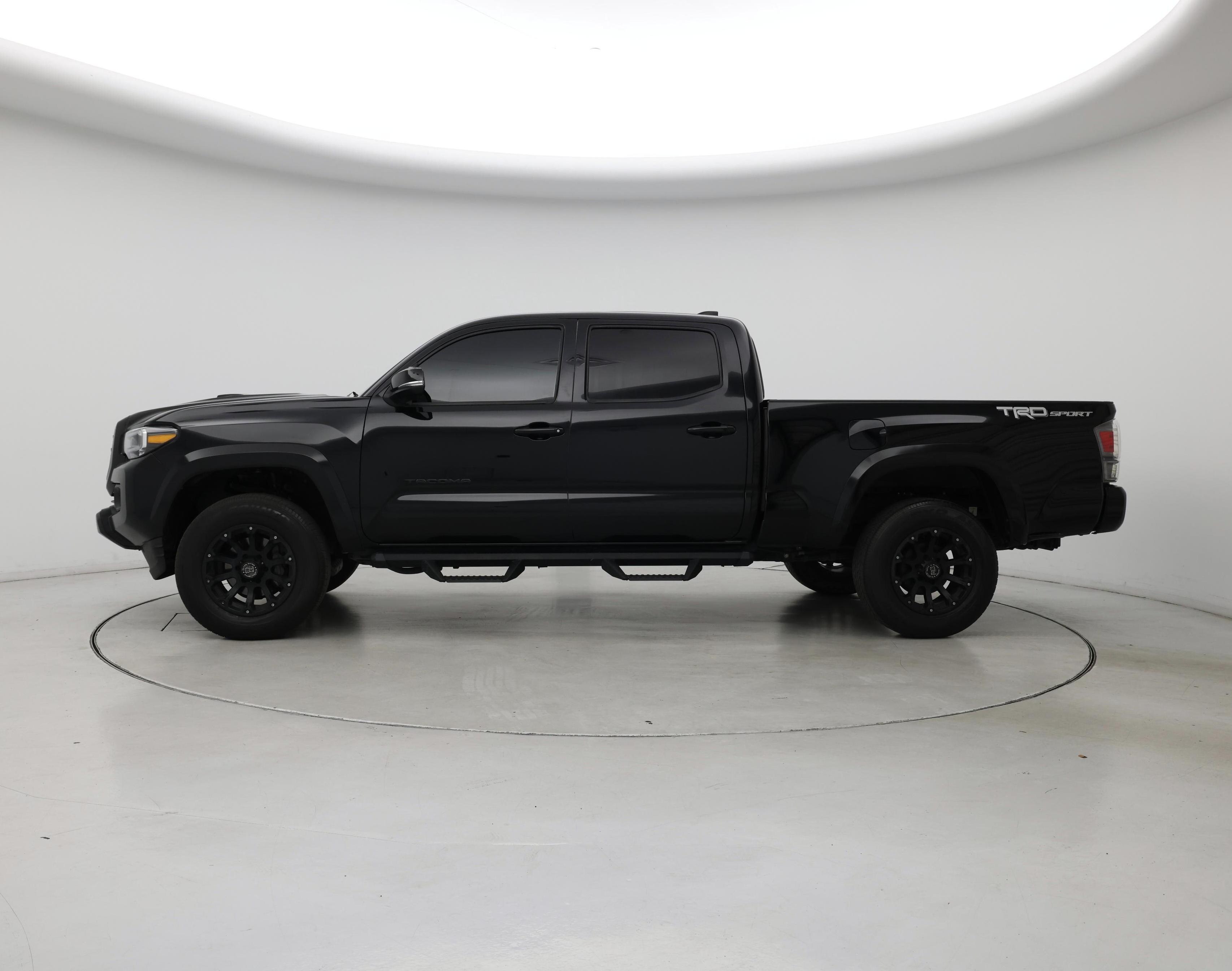 Thumbnail: 2022 Toyota Tacoma - 3