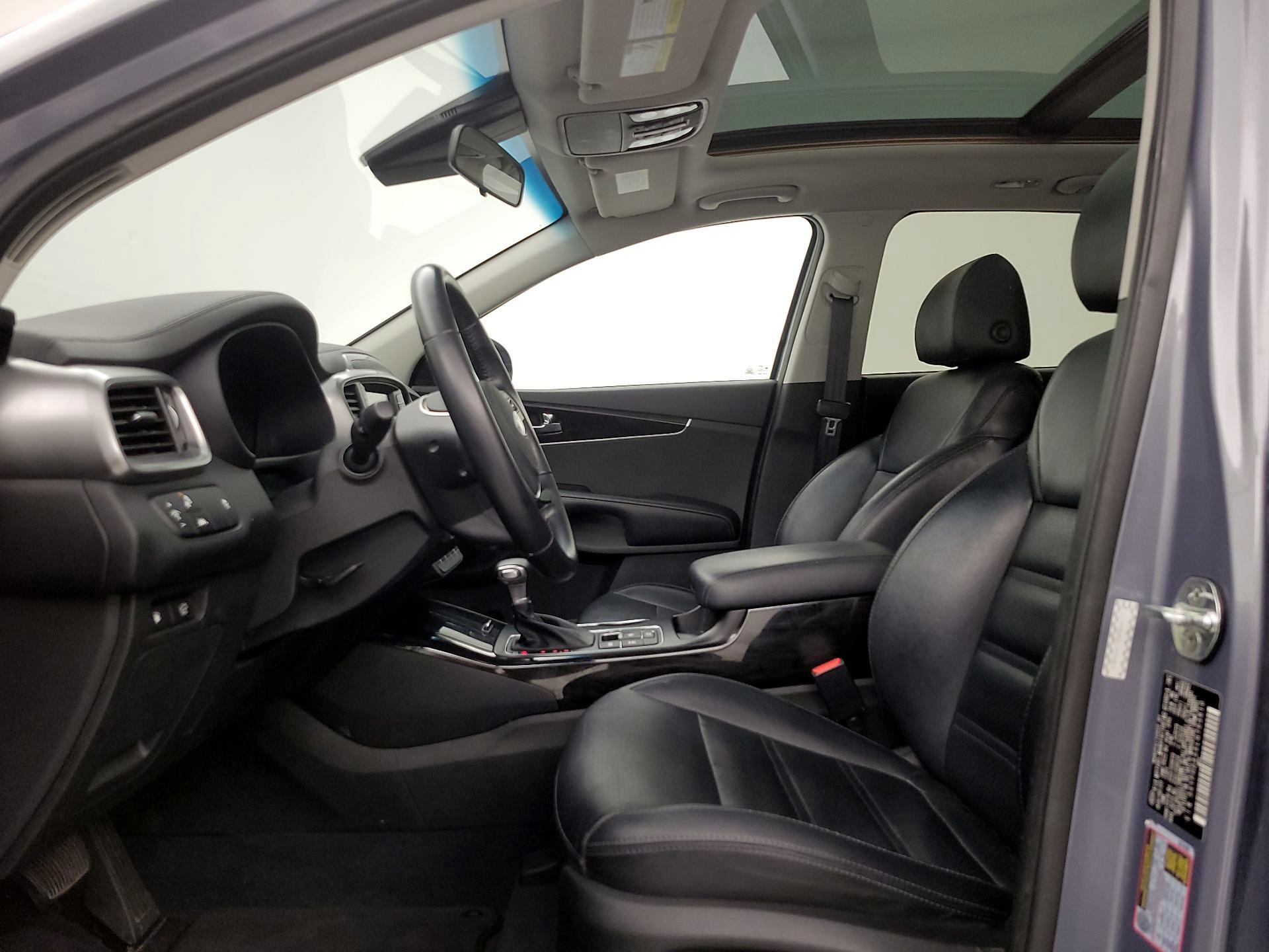 Thumbnail: 2020 Kia Sorento - 11