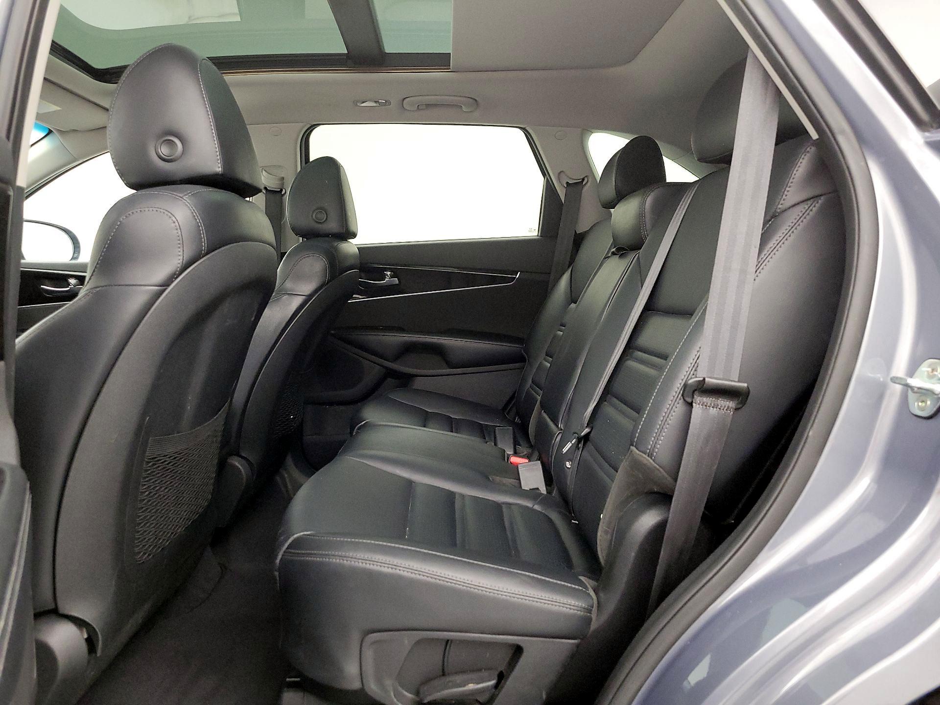 Thumbnail: 2020 Kia Sorento - 20