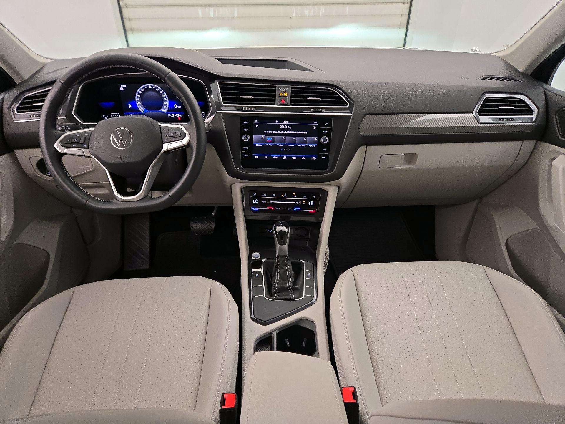 Thumbnail: 2022 Volkswagen Tiguan - 9