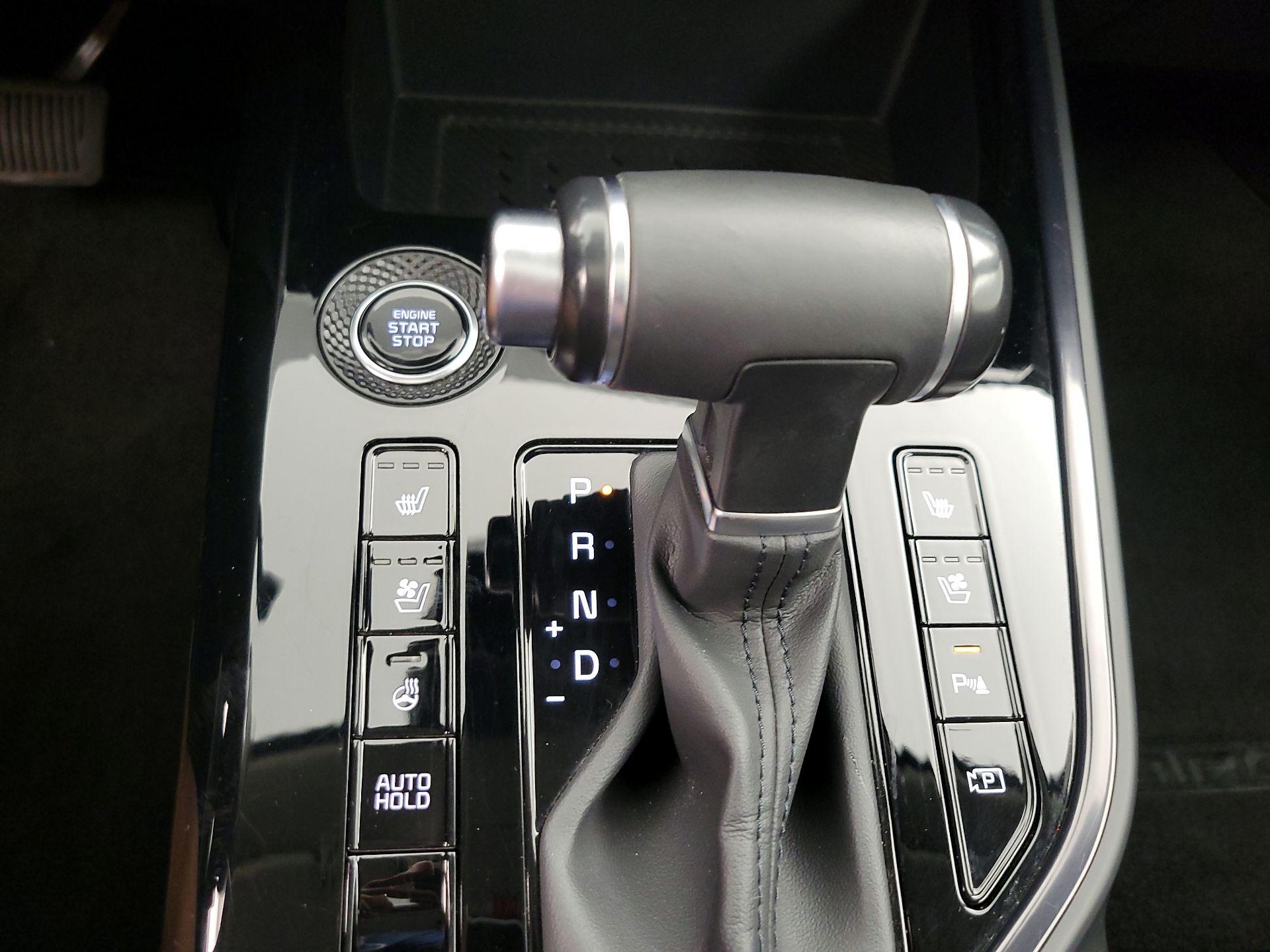Thumbnail: 2023 Kia Niro - 18