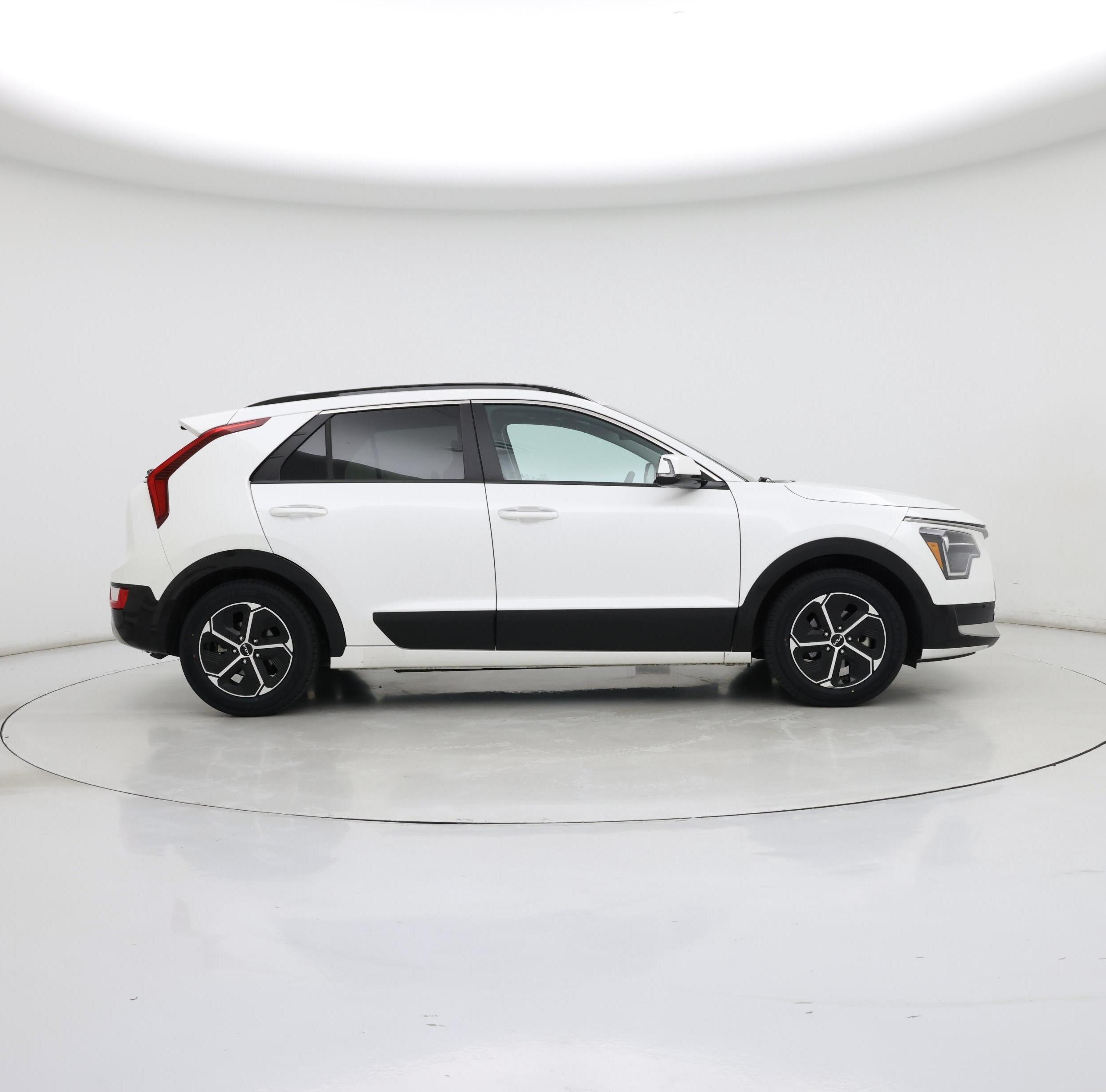 Thumbnail: 2023 Kia Niro - 7