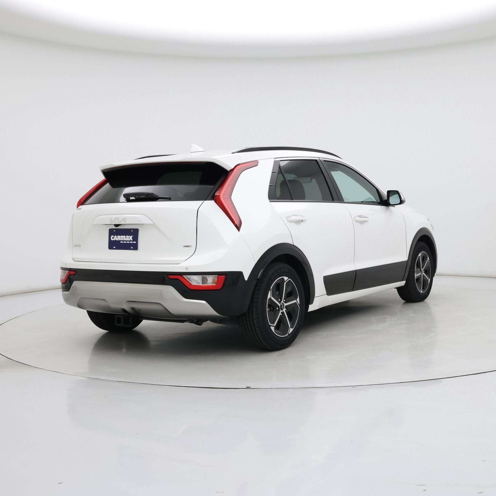 Thumbnail: 2023 Kia Niro - 8