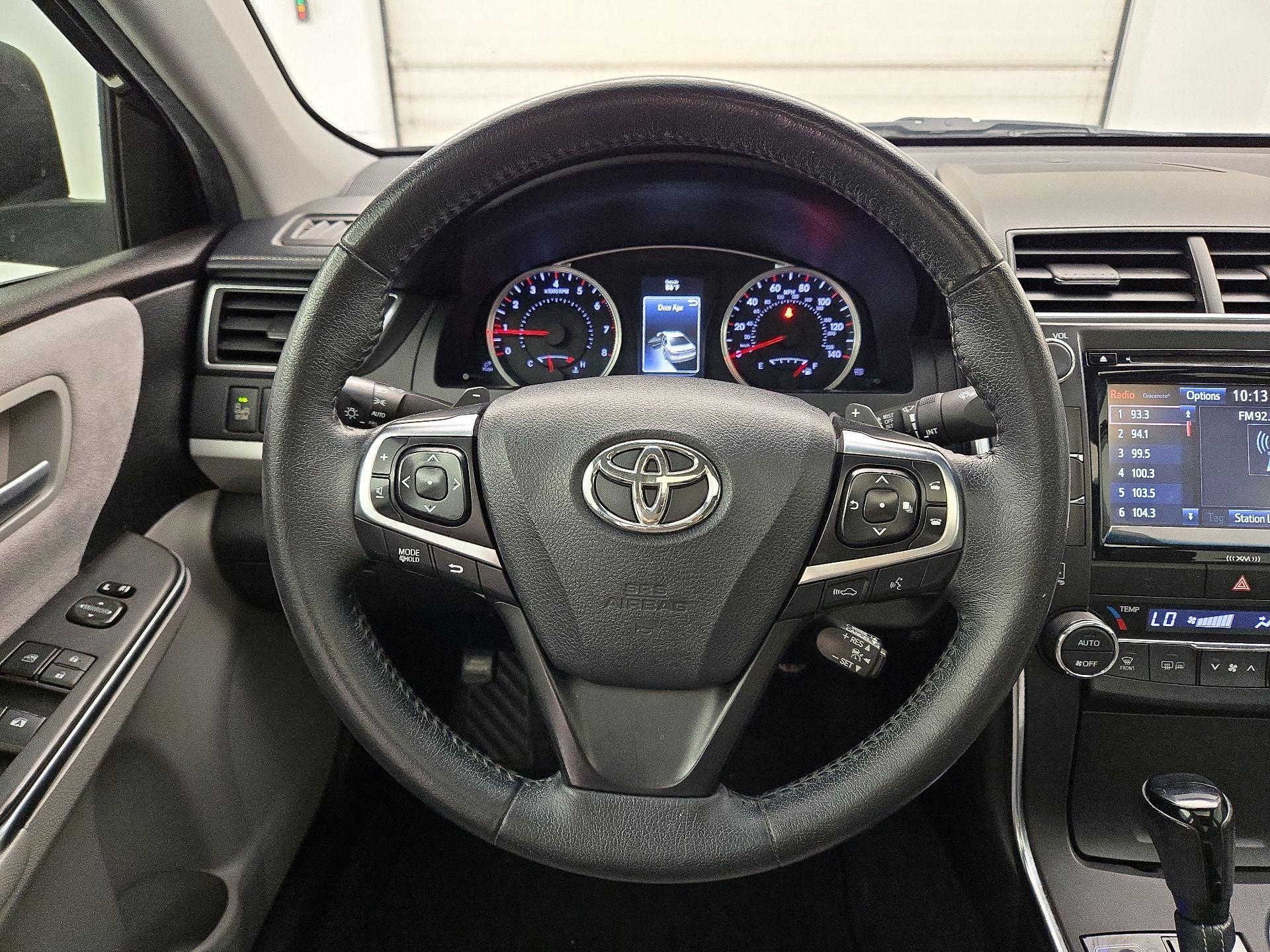 Thumbnail: 2016 Toyota Camry - 10