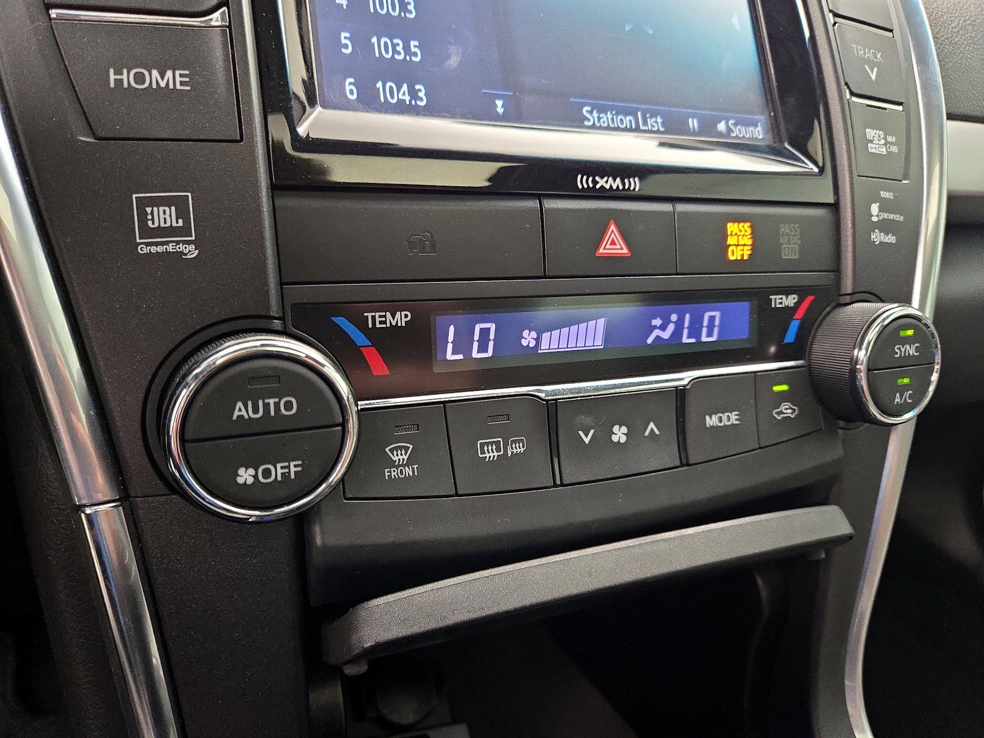 Thumbnail: 2016 Toyota Camry - 17