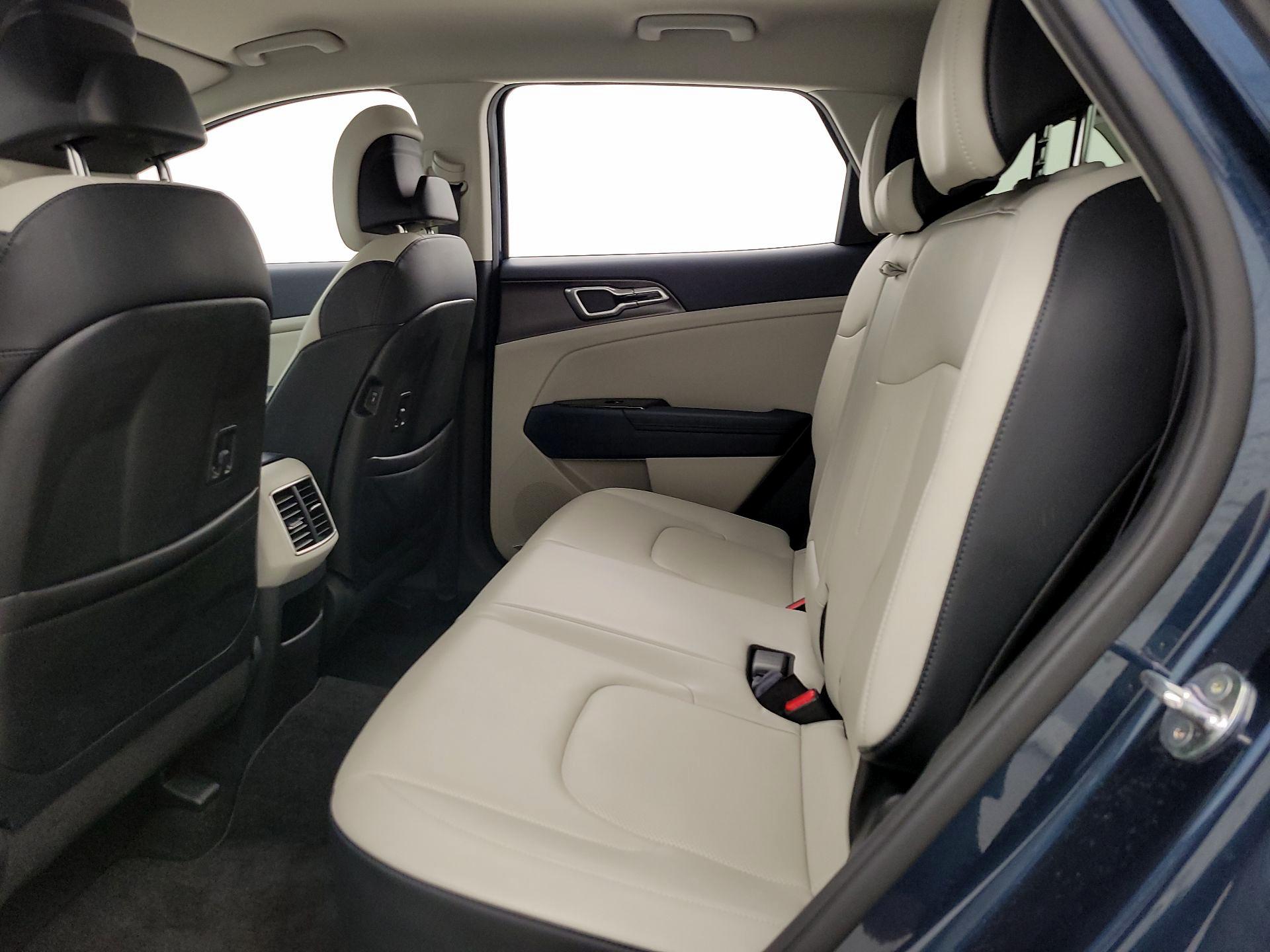Thumbnail: 2023 Kia Sportage - 20