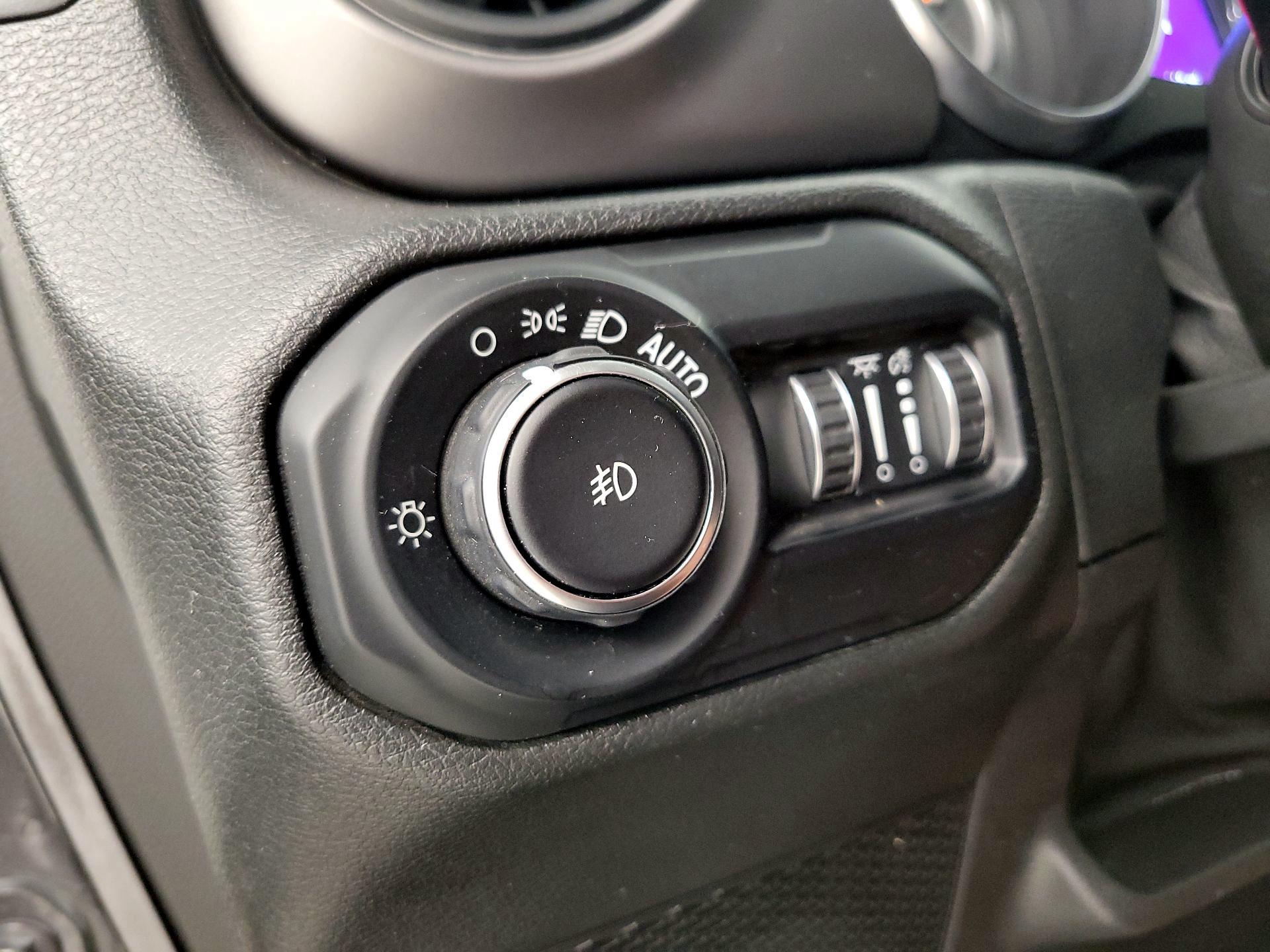 Thumbnail: 2021 Jeep Wrangler - 13