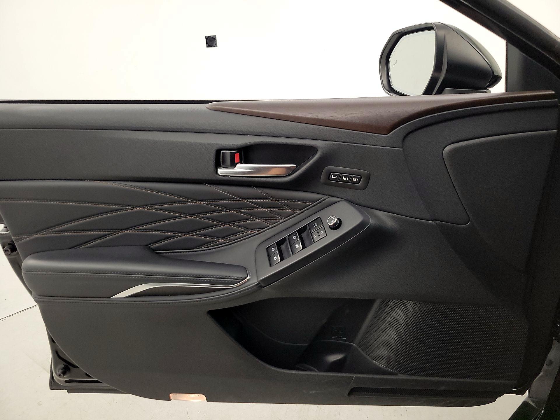 Thumbnail: 2021 Toyota Avalon - 12