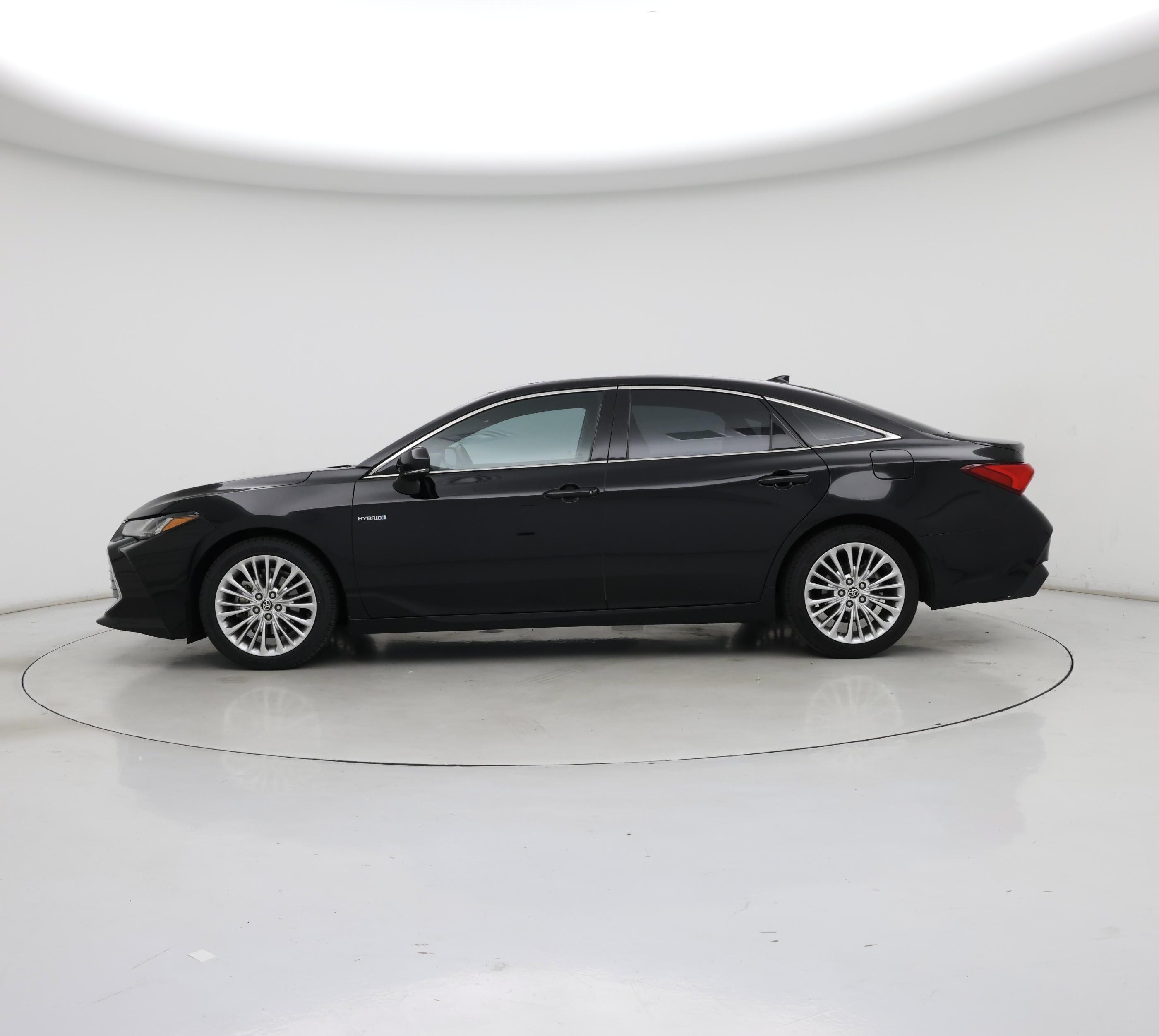 Thumbnail: 2021 Toyota Avalon - 3
