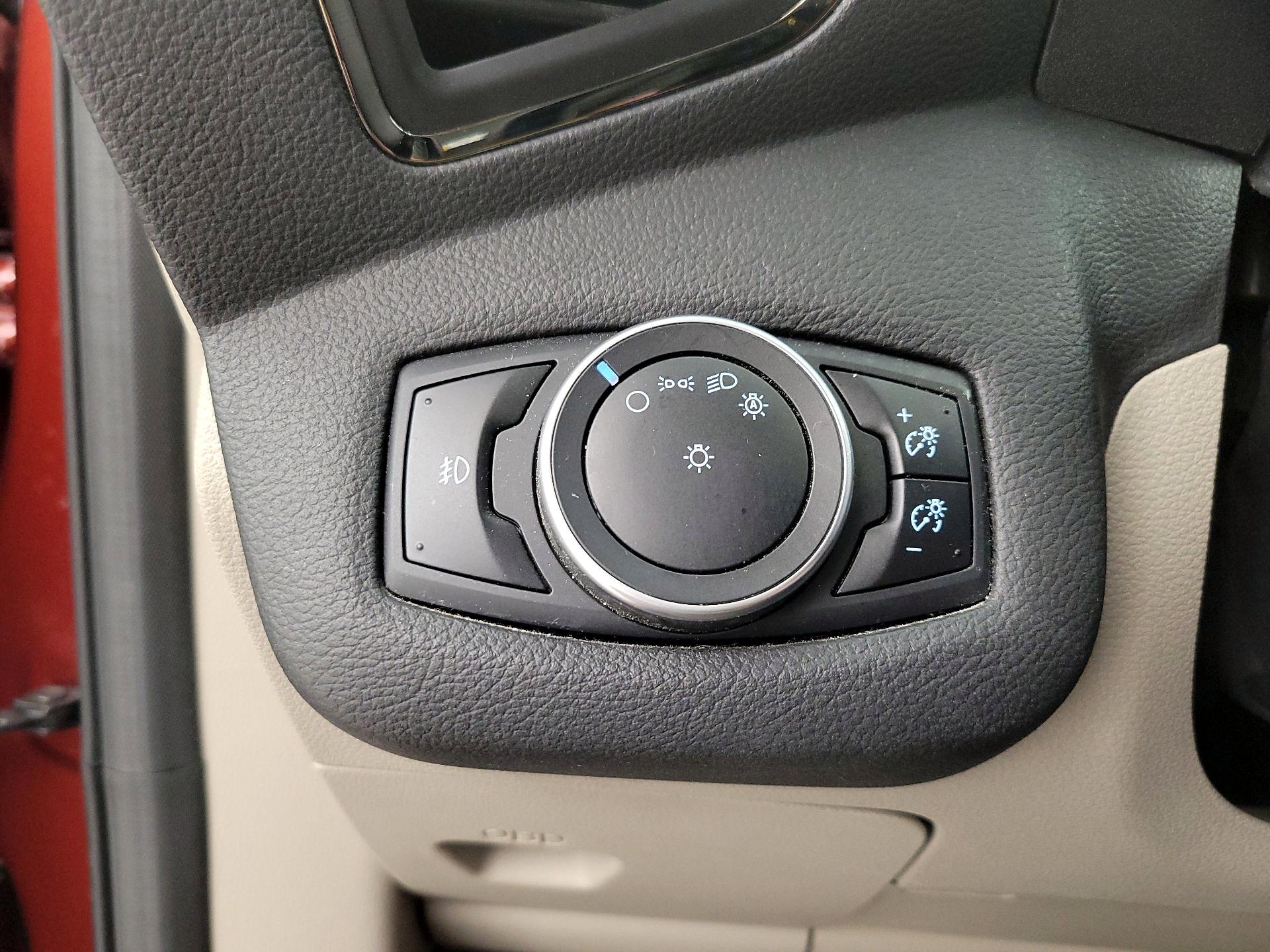 Thumbnail: 2015 Ford Escape - 13