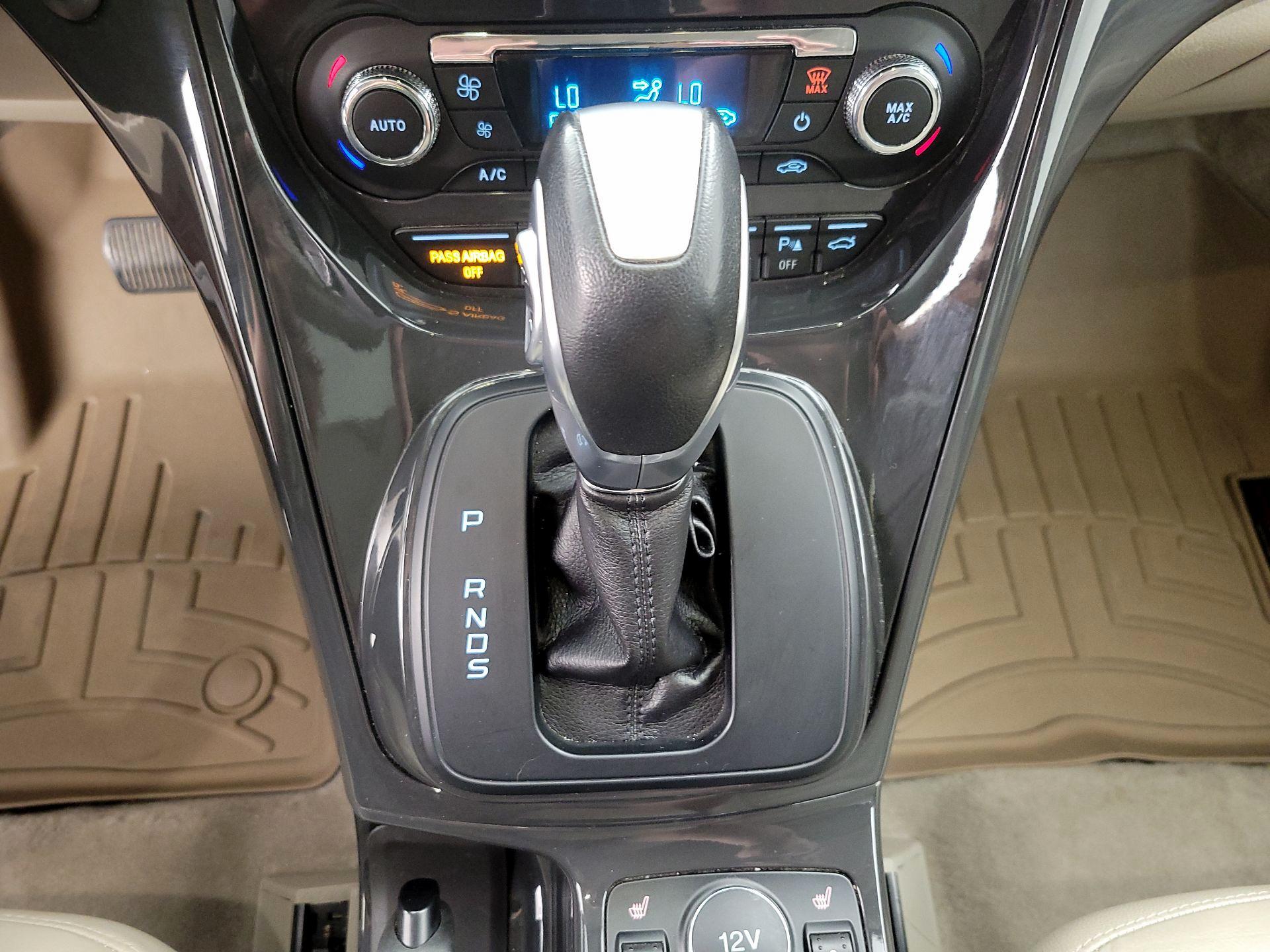 Thumbnail: 2015 Ford Escape - 17