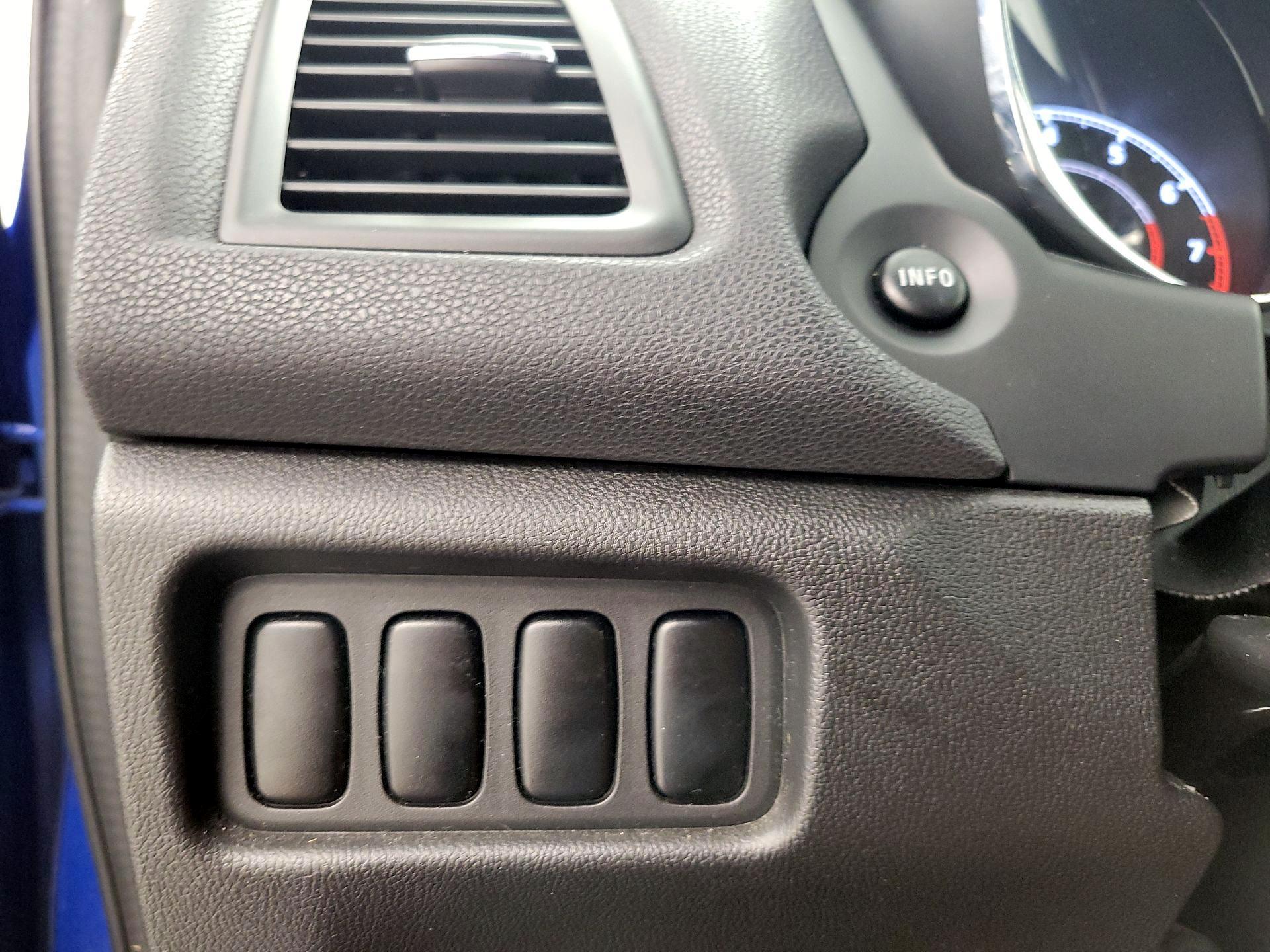 Thumbnail: 2018 Mitsubishi Outlander Sport - 13