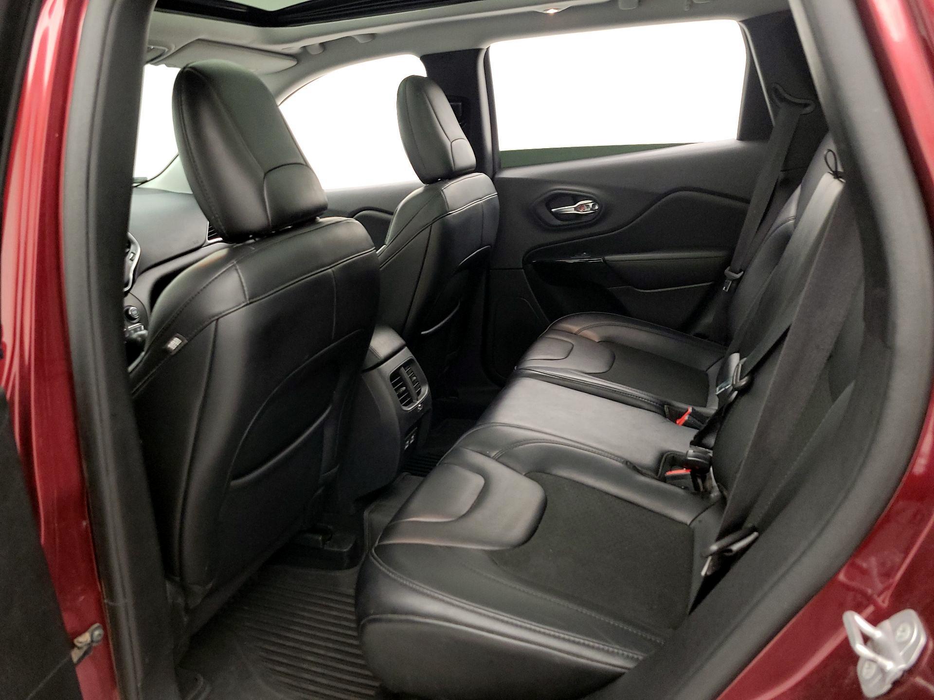 Thumbnail: 2021 Jeep Cherokee - 20