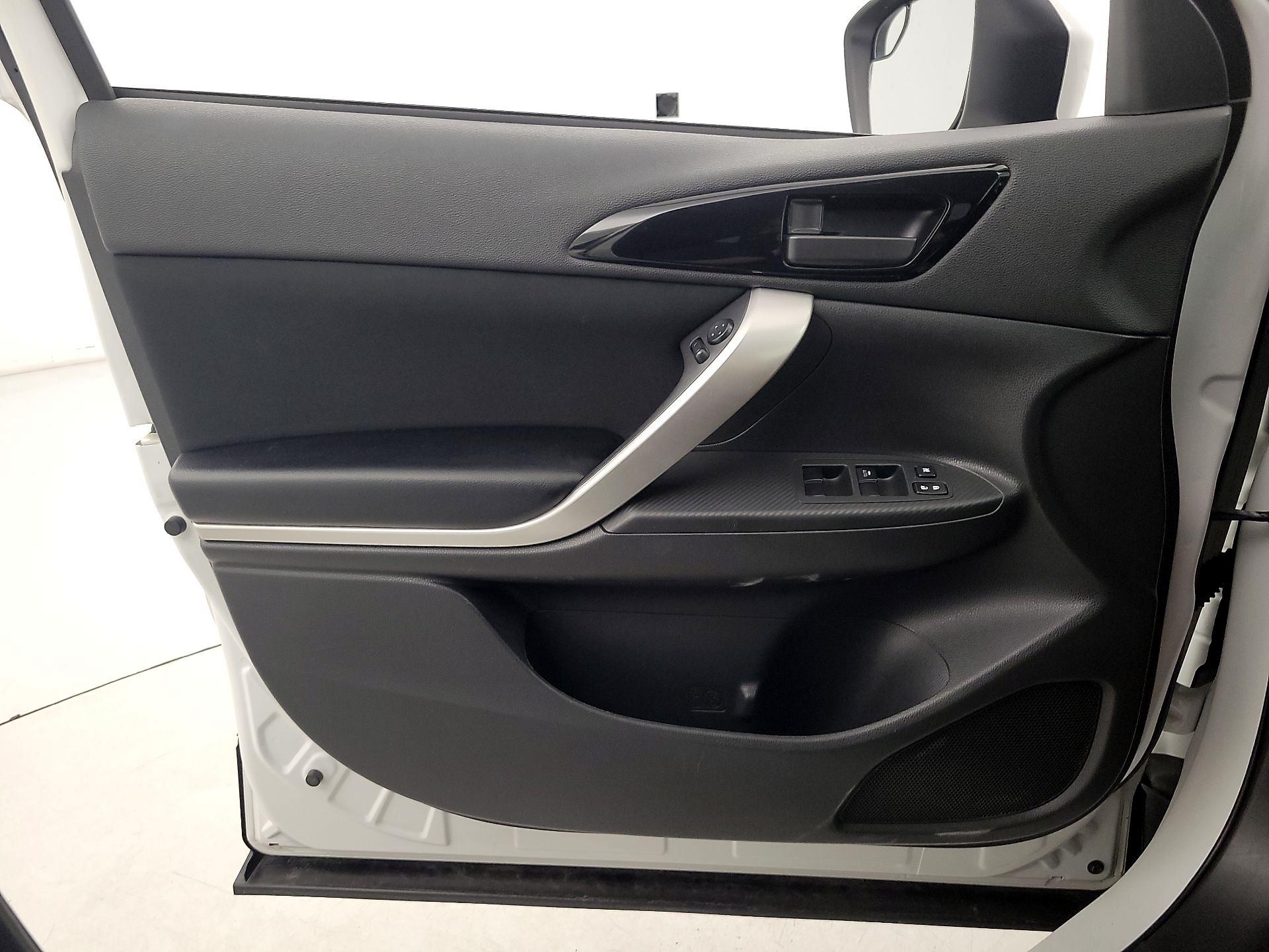 Thumbnail: 2020 Mitsubishi Eclipse Cross - 12