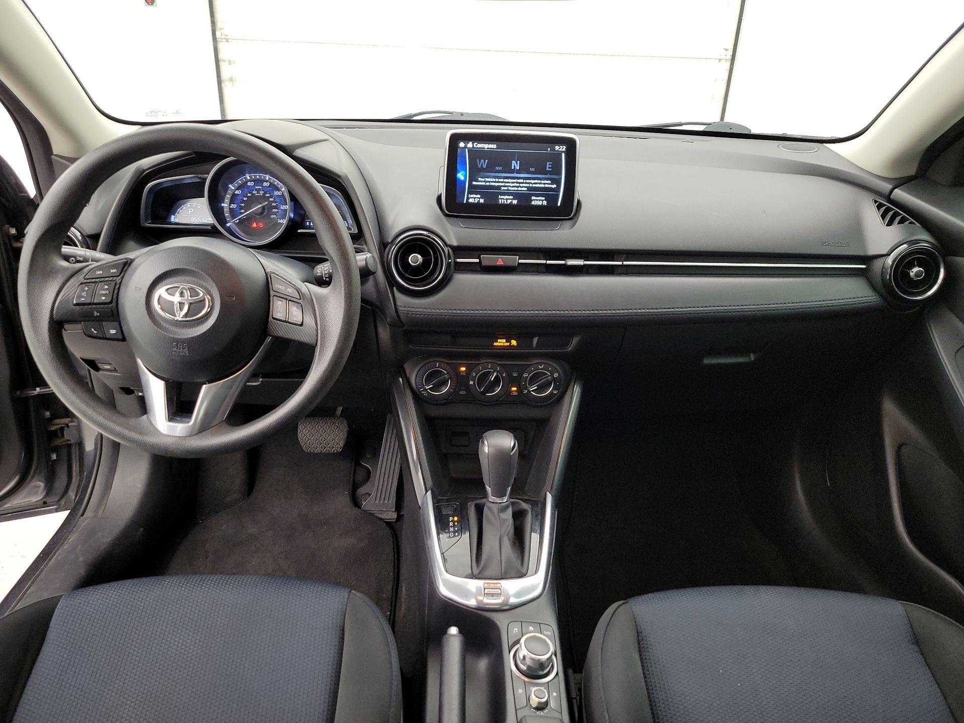 Thumbnail: 2017 Toyota Yaris iA - 9