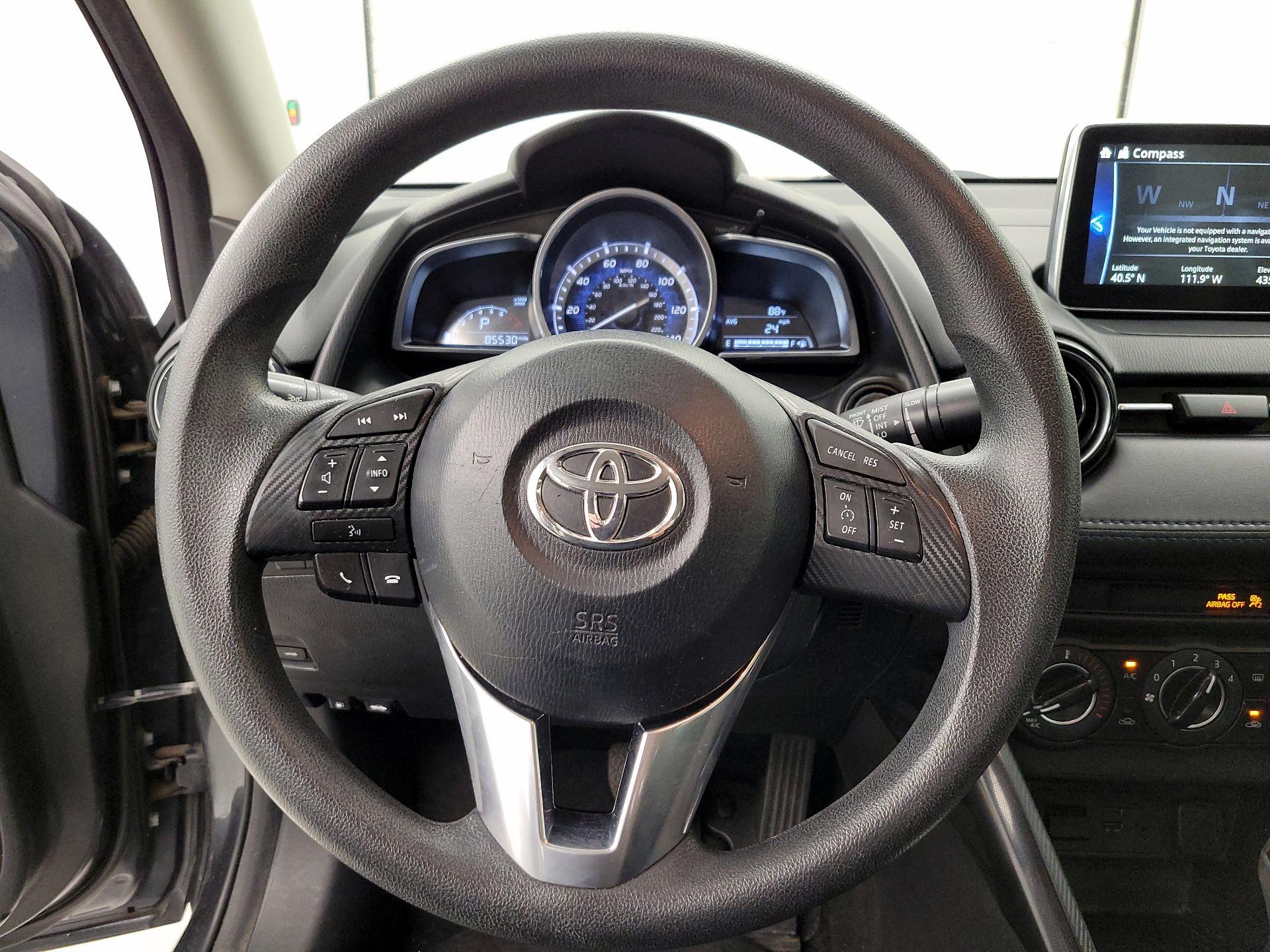 Thumbnail: 2017 Toyota Yaris iA - 10