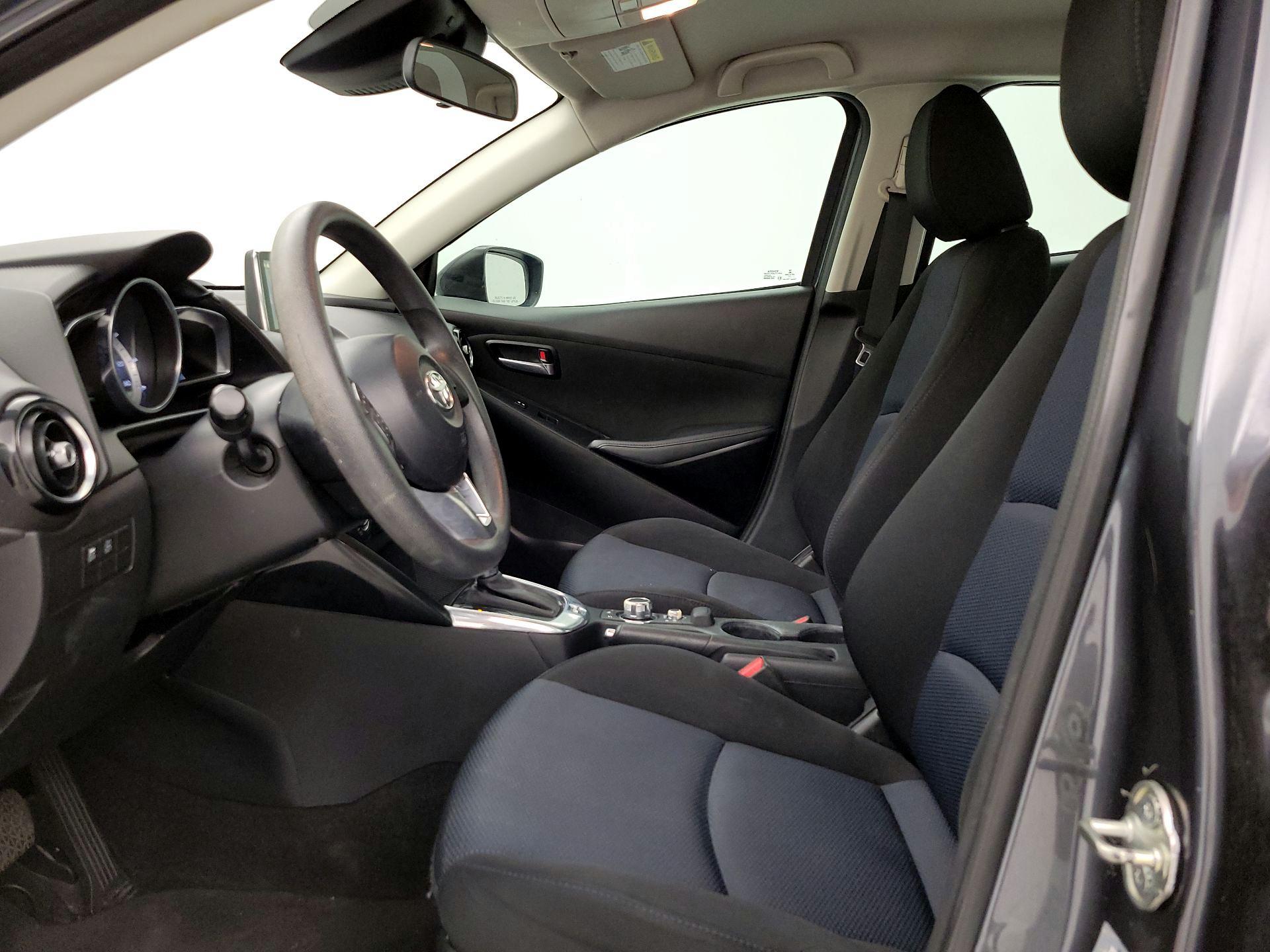 Thumbnail: 2017 Toyota Yaris iA - 11