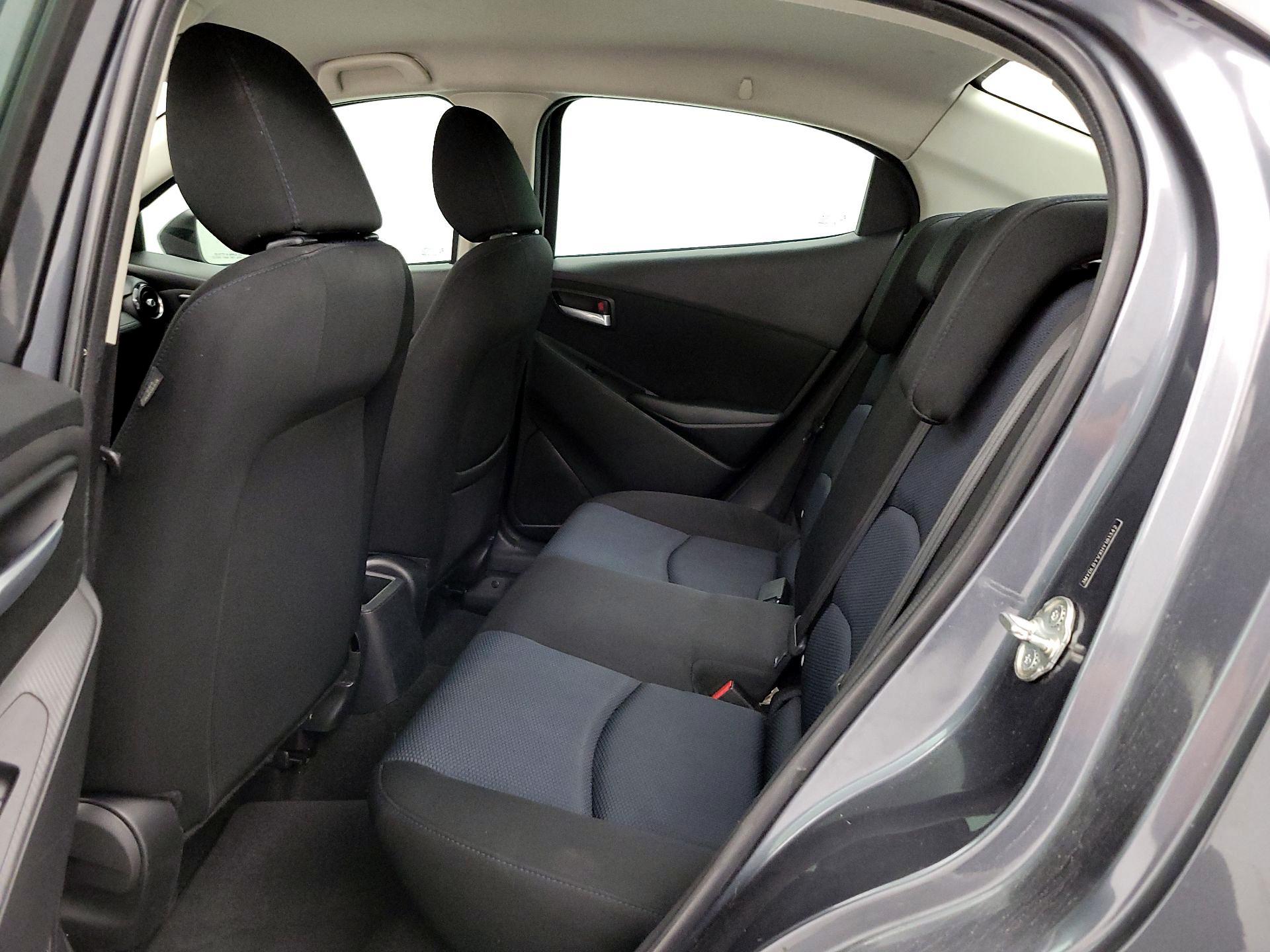 Thumbnail: 2017 Toyota Yaris iA - 20