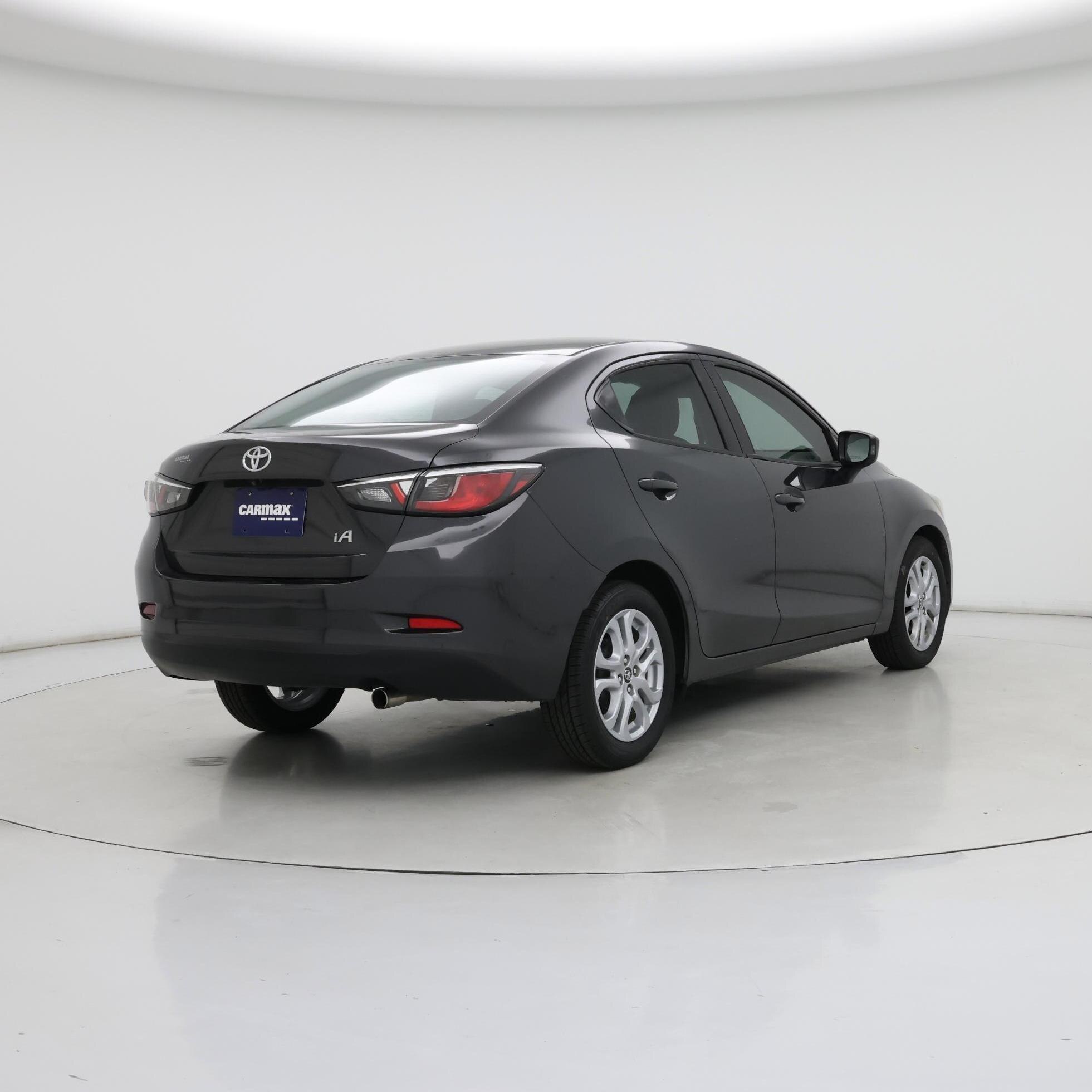Thumbnail: 2017 Toyota Yaris iA - 8
