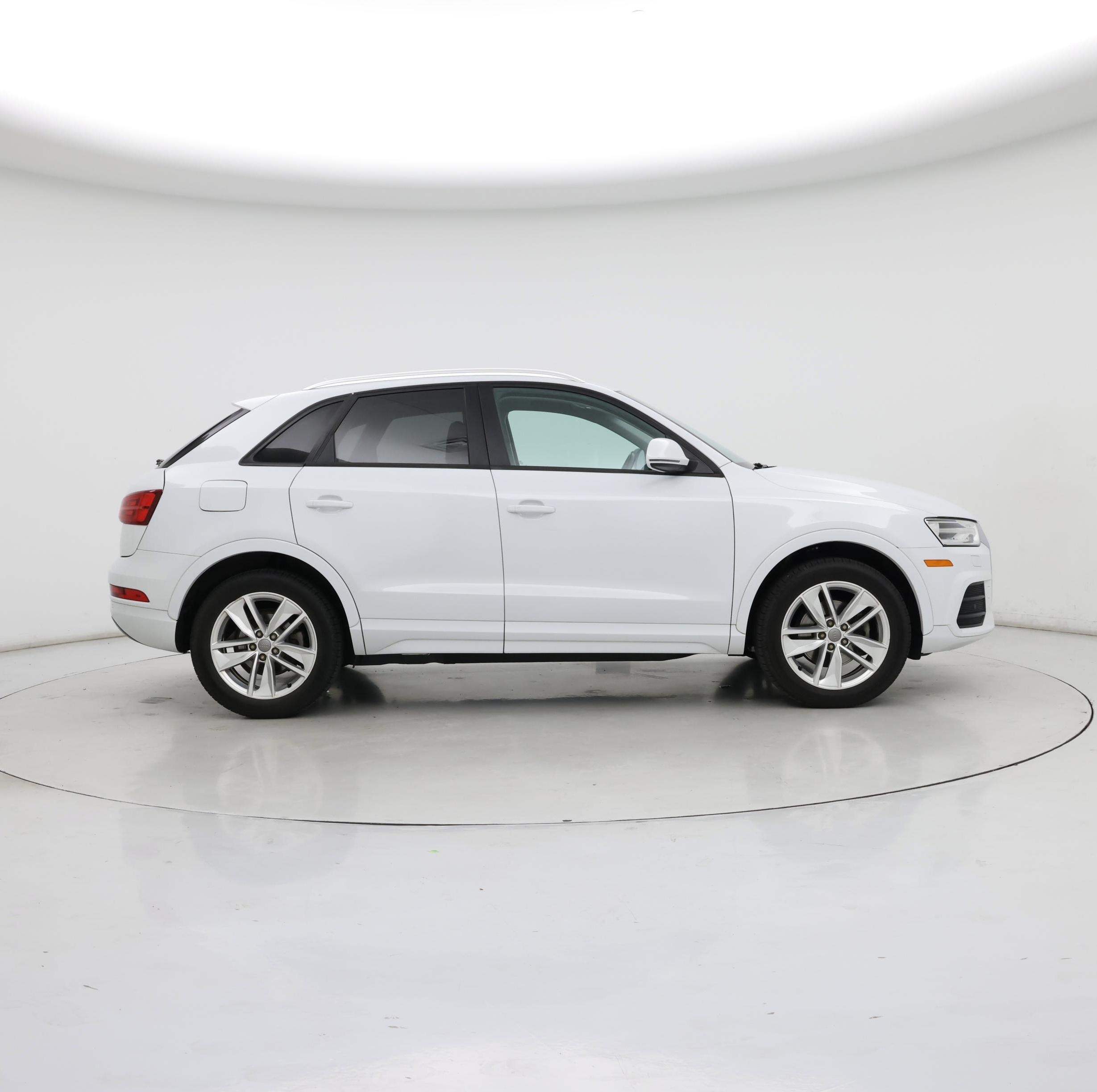 Thumbnail: 2017 Audi Q3 - 7