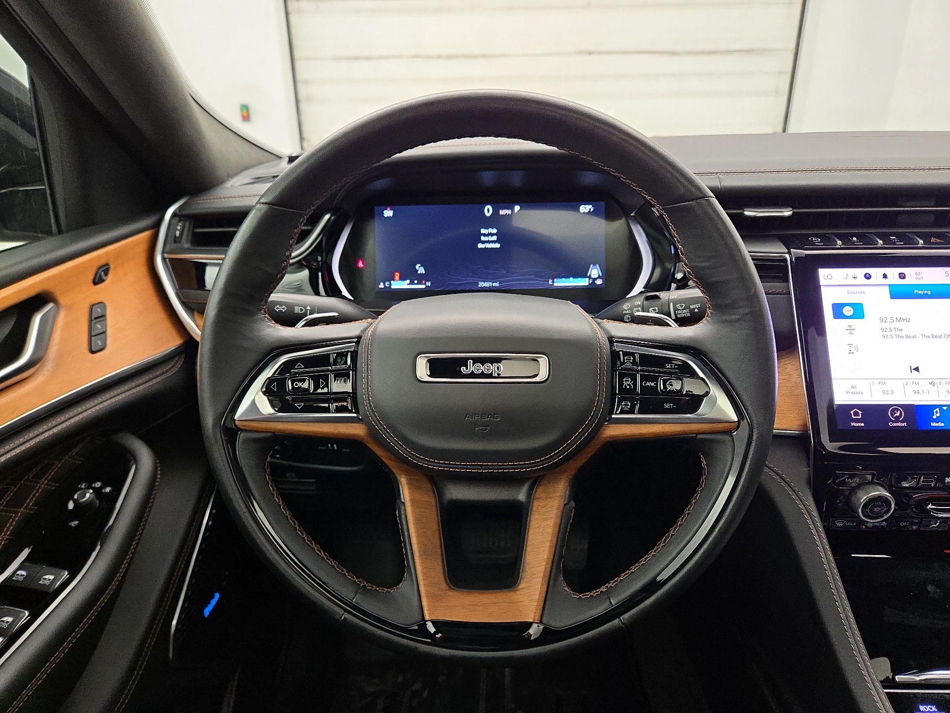 Thumbnail: 2022 Jeep Grand Cherokee - 10