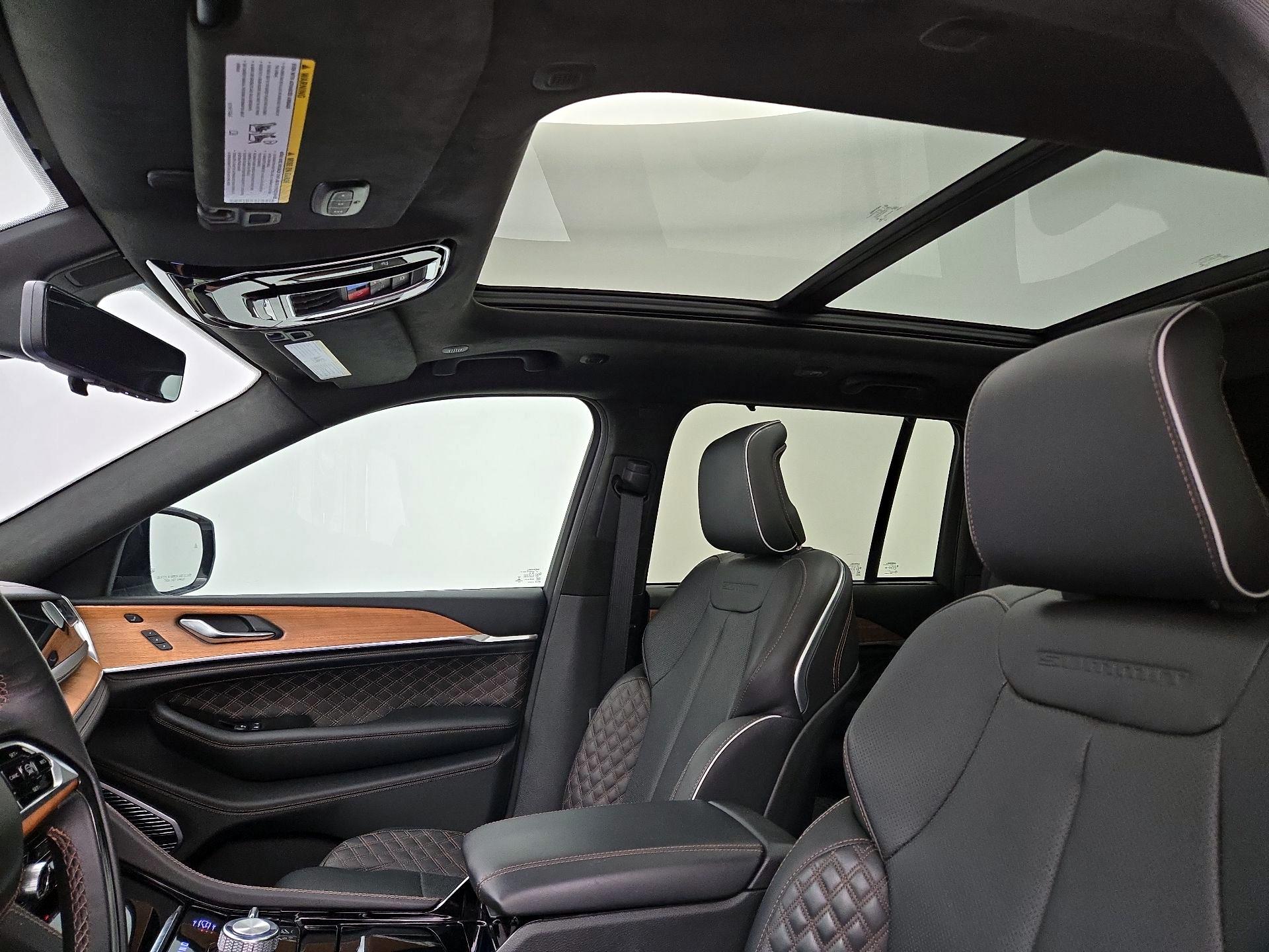 Thumbnail: 2022 Jeep Grand Cherokee - 20