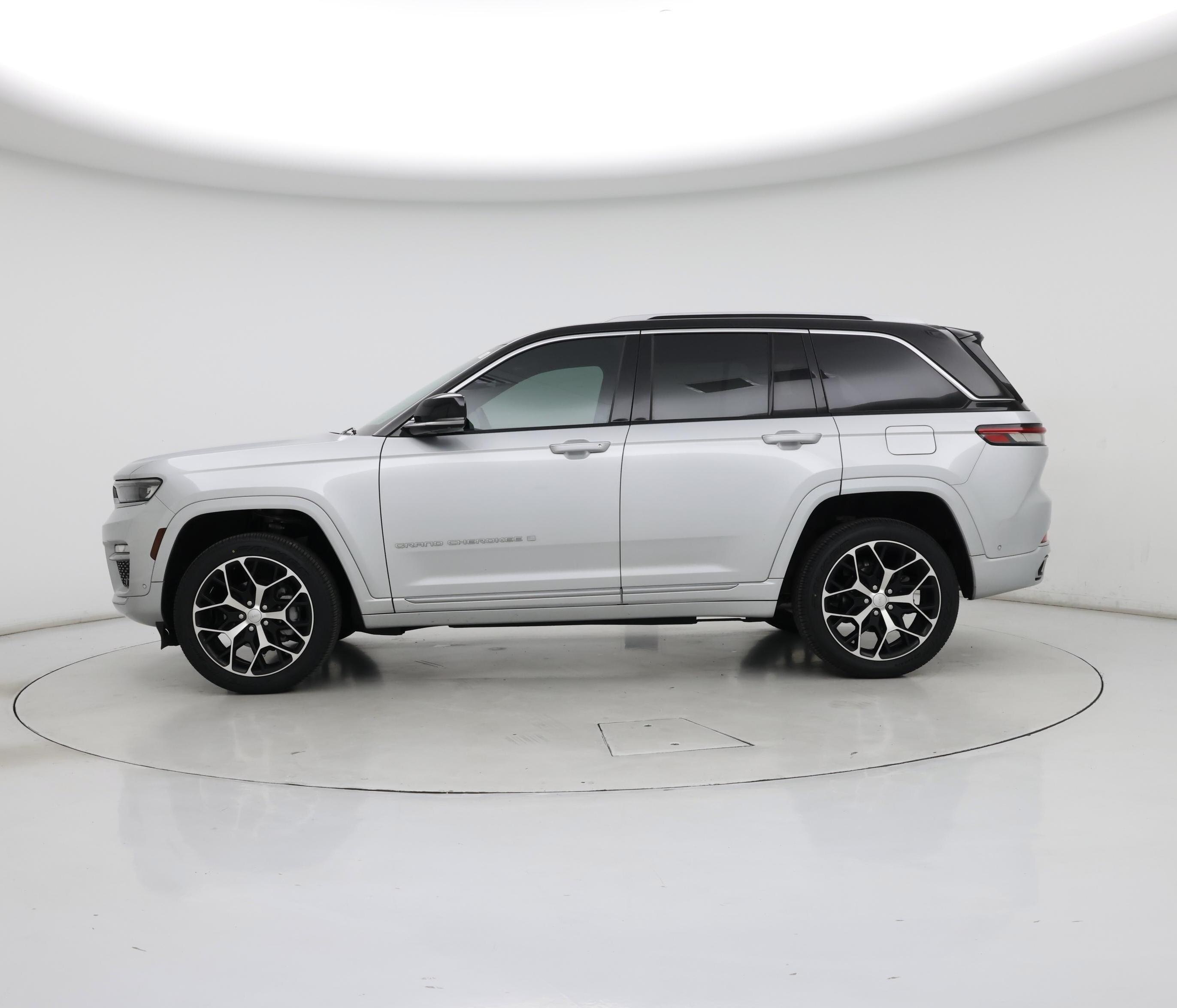Thumbnail: 2022 Jeep Grand Cherokee - 3
