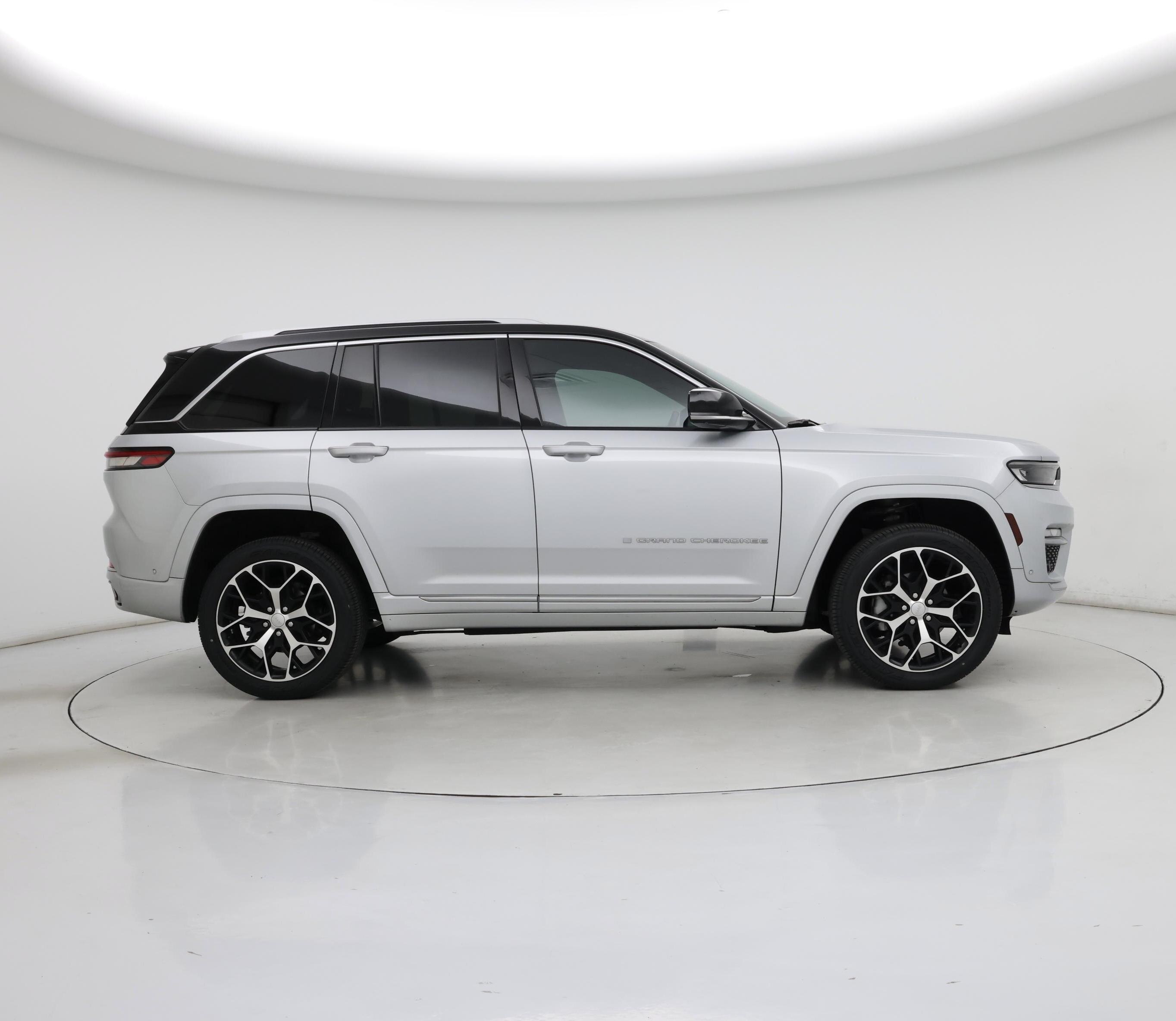 Thumbnail: 2022 Jeep Grand Cherokee - 7