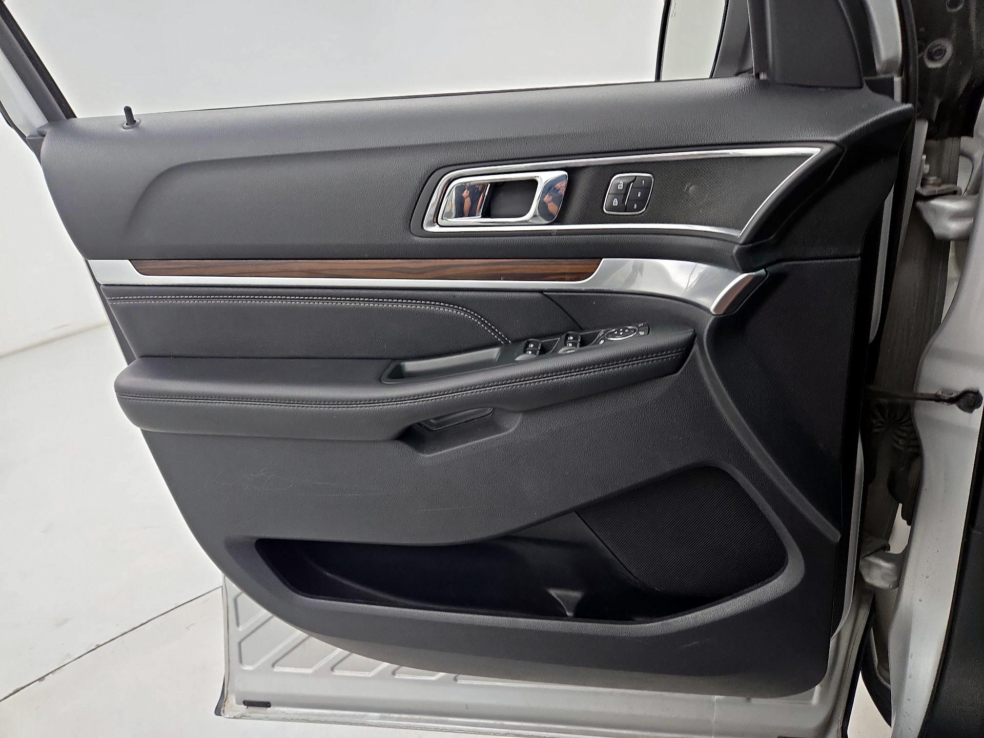 Thumbnail: 2019 Ford Explorer - 12