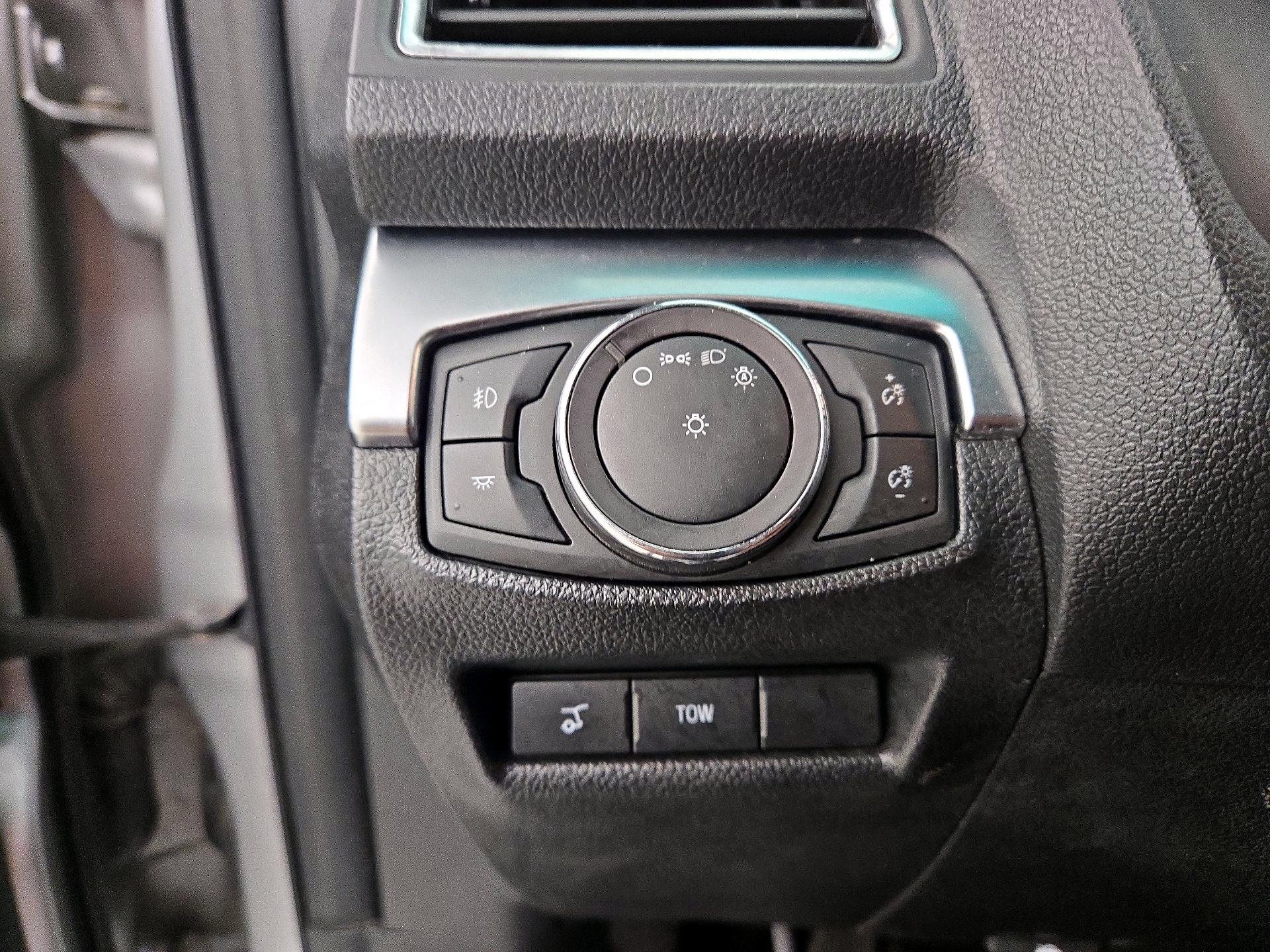 Thumbnail: 2019 Ford Explorer - 13
