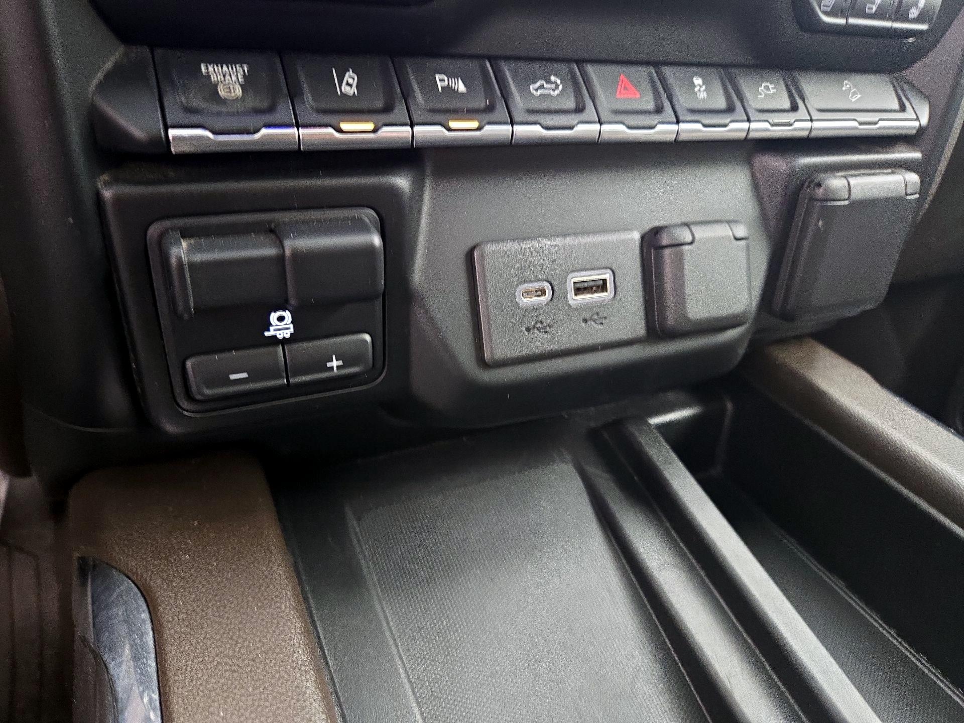 Thumbnail: 2021 Chevrolet Silverado 3500 - 19