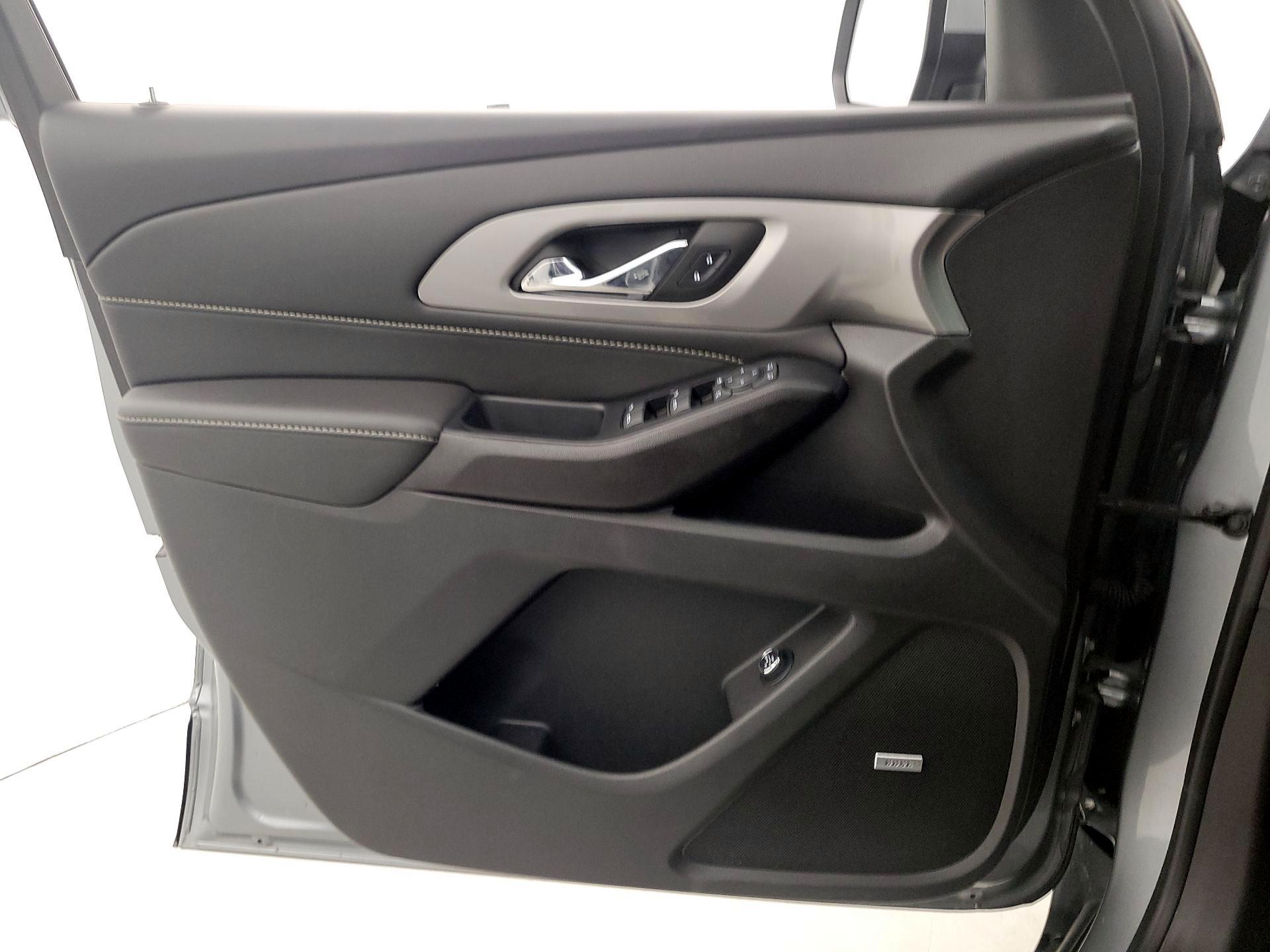 Thumbnail: 2023 Chevrolet Traverse - 12