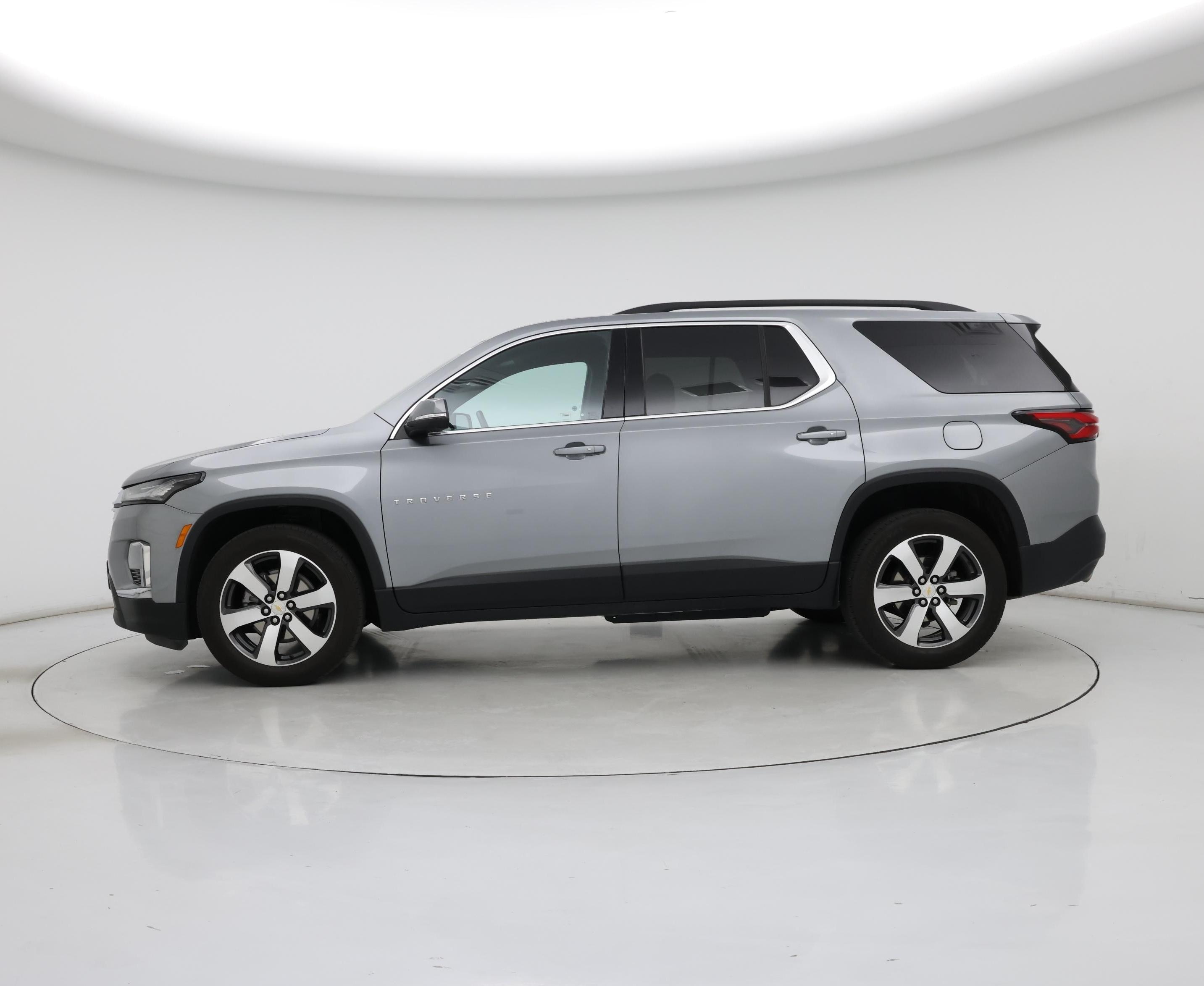 Thumbnail: 2023 Chevrolet Traverse - 3