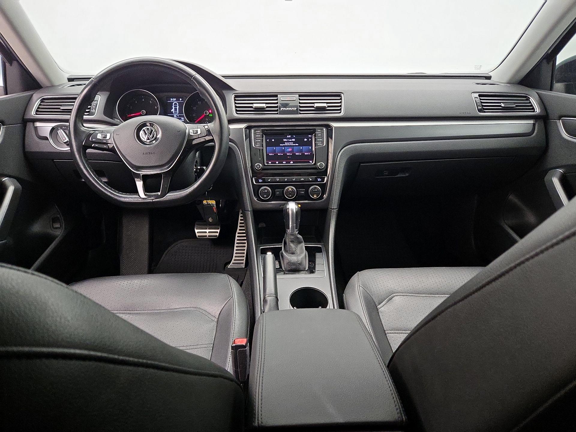 Thumbnail: 2018 Volkswagen Passat - 9