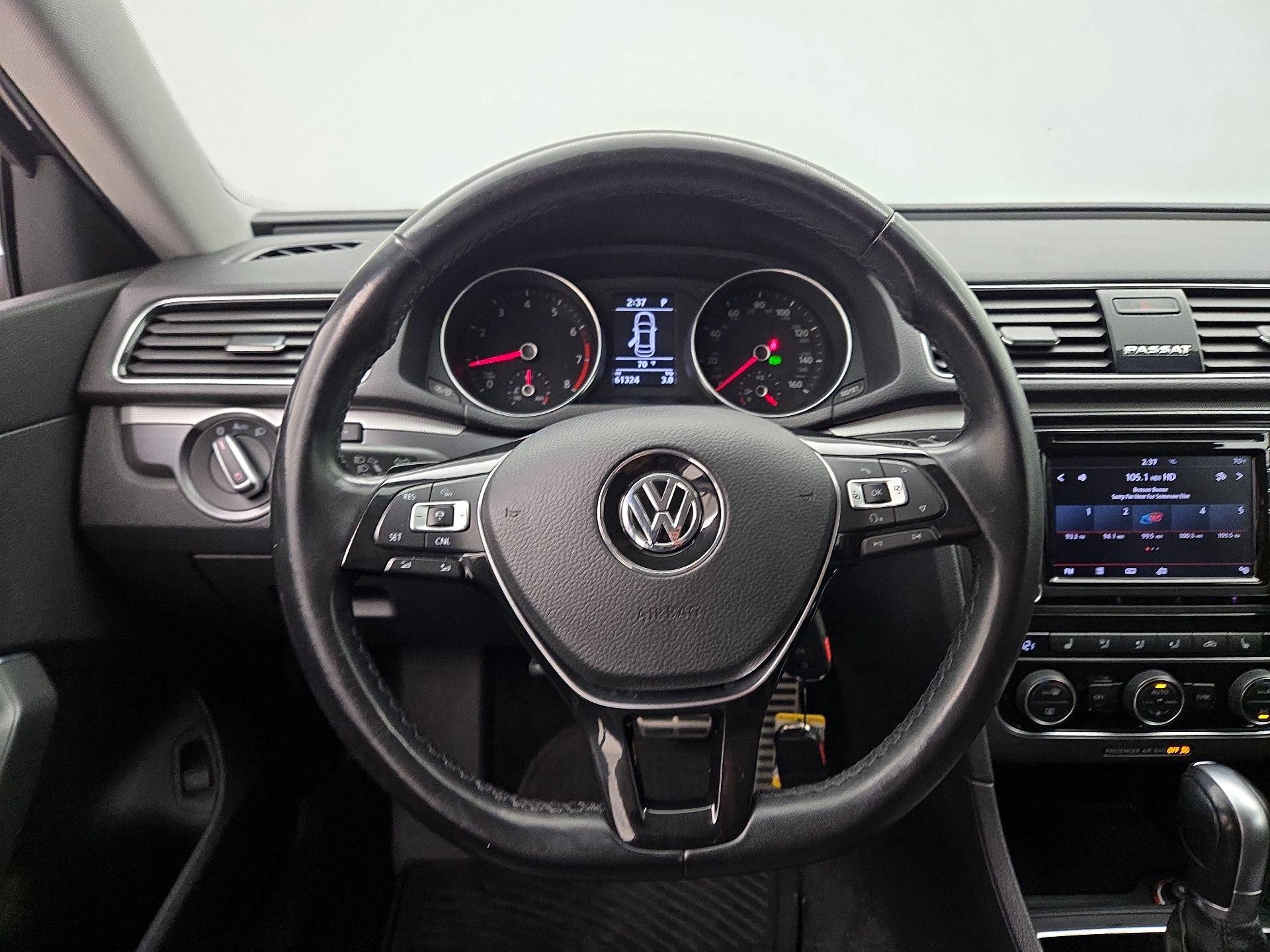 Thumbnail: 2018 Volkswagen Passat - 10