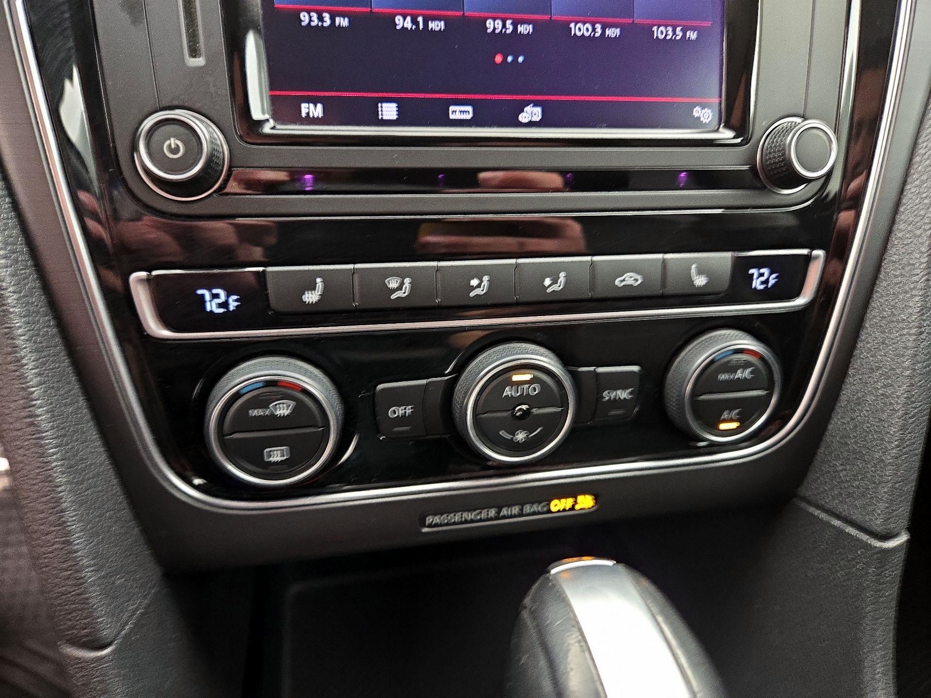 Thumbnail: 2018 Volkswagen Passat - 16