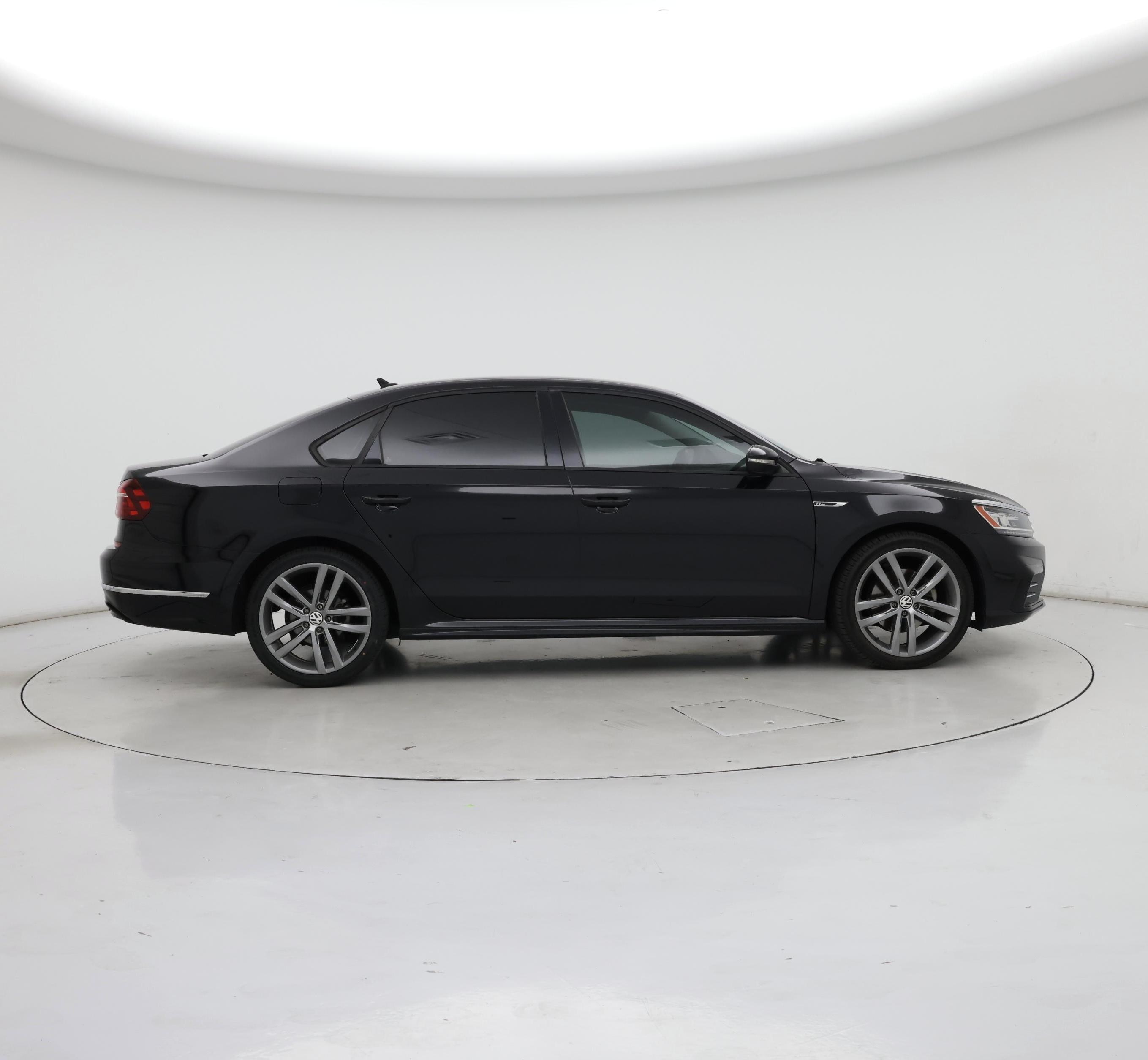 Thumbnail: 2018 Volkswagen Passat - 7