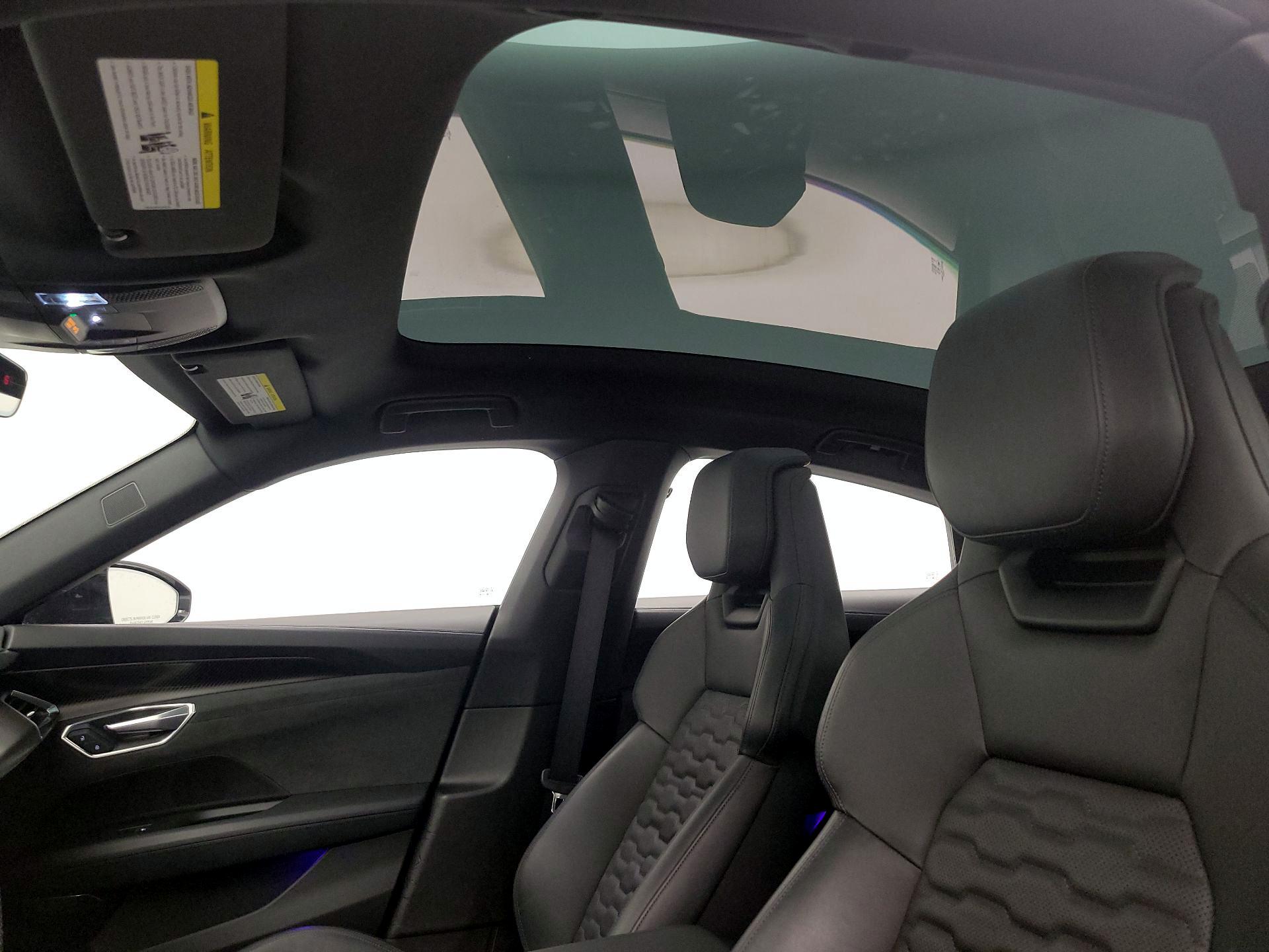 Thumbnail: 2022 Audi e-tron GT - 20