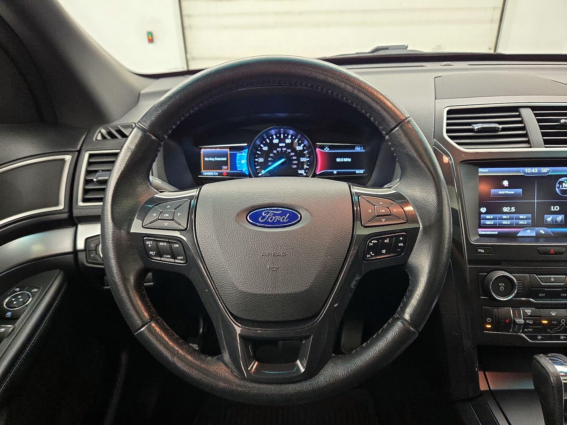 Thumbnail: 2016 Ford Explorer - 10