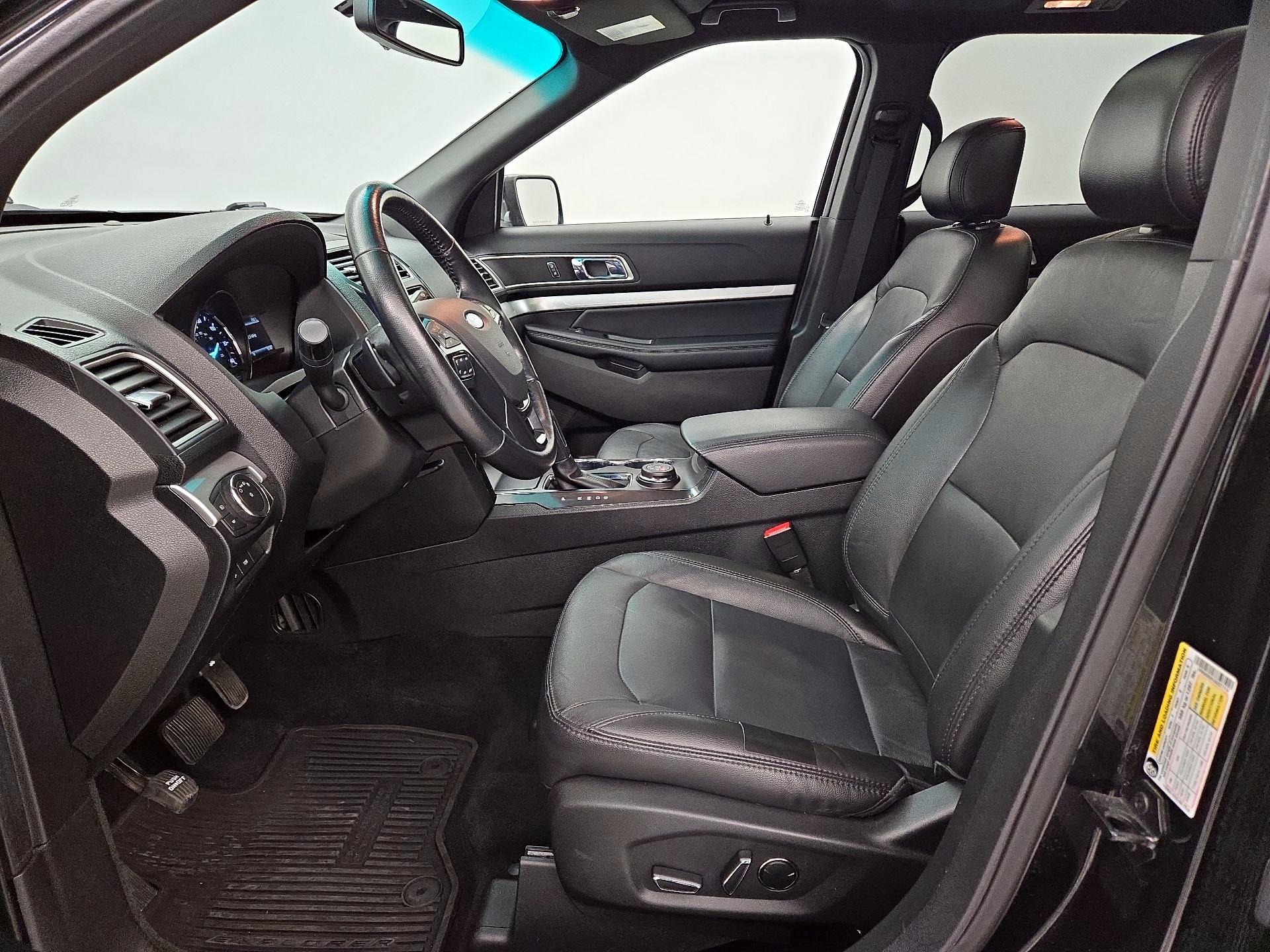 Thumbnail: 2016 Ford Explorer - 11
