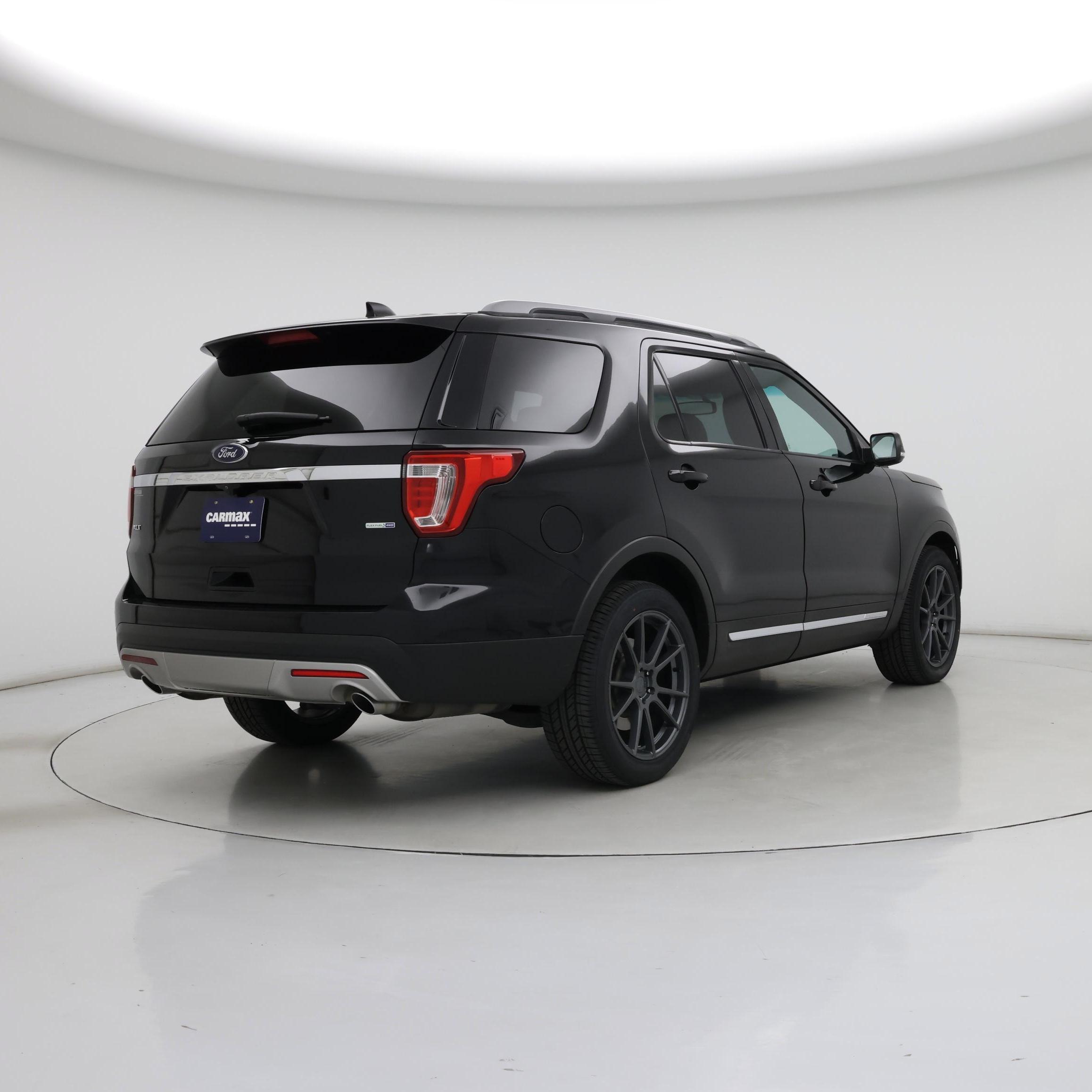 Thumbnail: 2016 Ford Explorer - 8