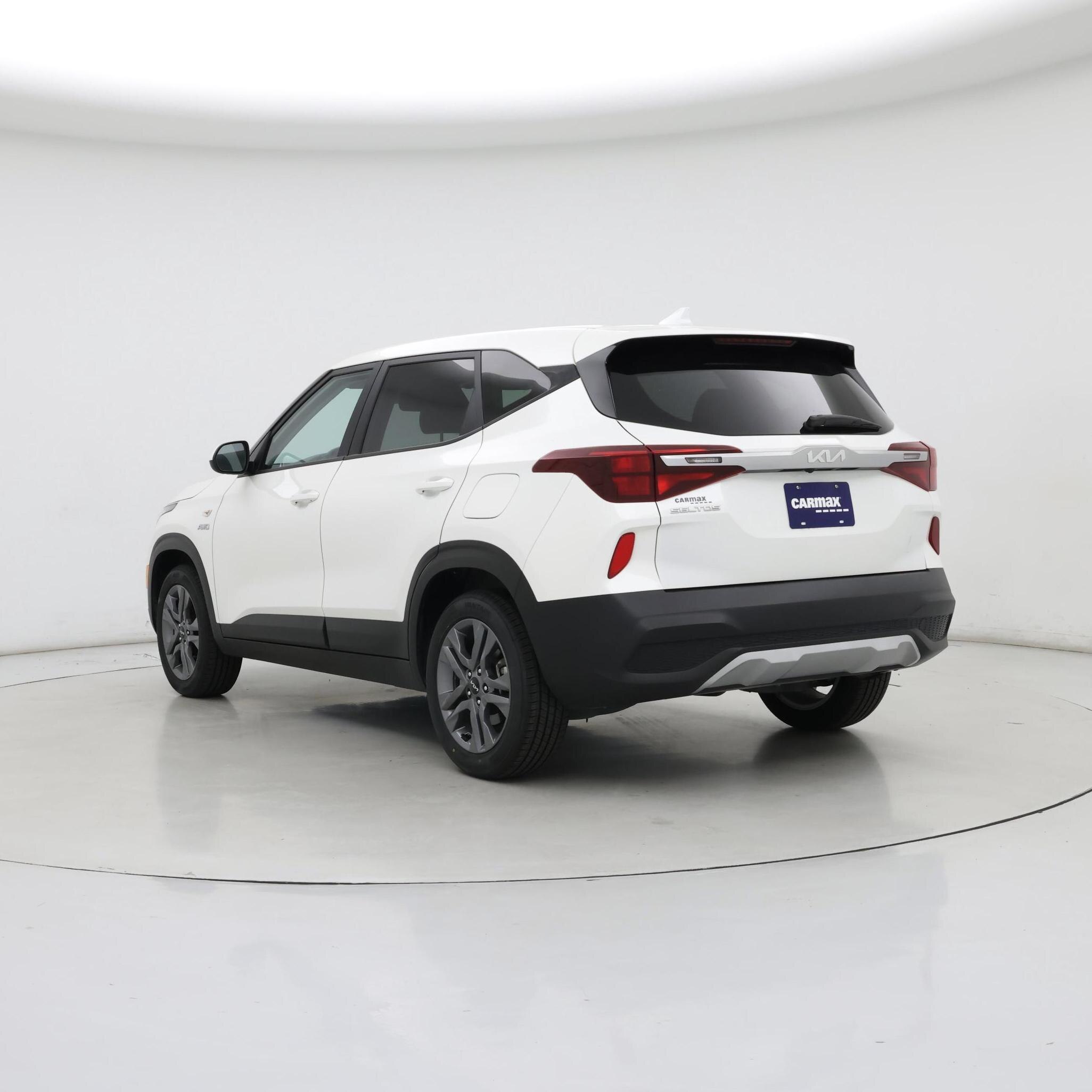 Thumbnail: 2023 Kia Seltos - 2